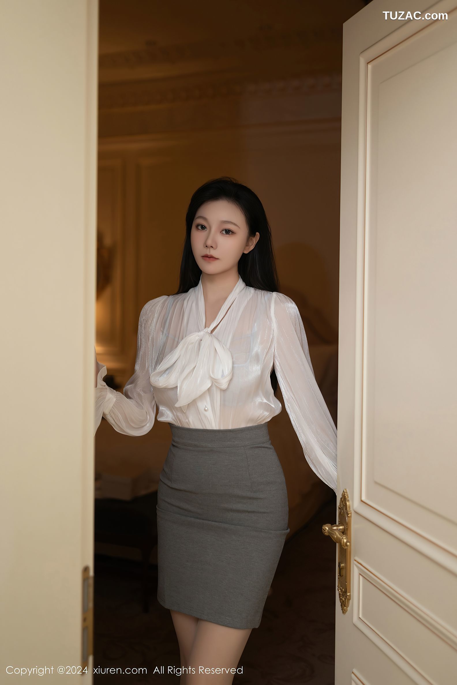 XiuRen秀人网-9613-安然anran-翘臀内衣美腿-2024.12.17