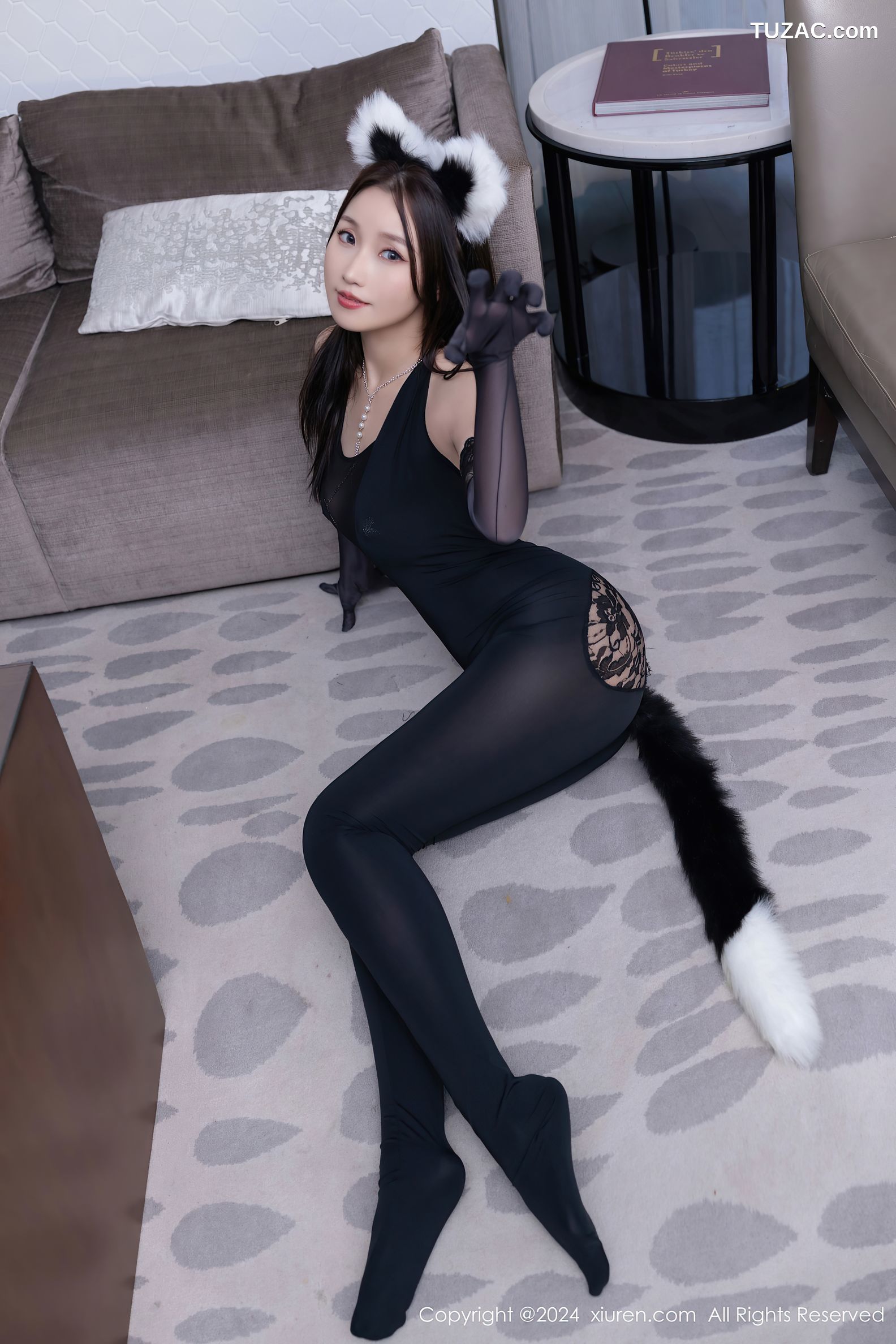 XiuRen秀人网-9617-杏子Yada-黑丝小猫爆乳-2024.12.18