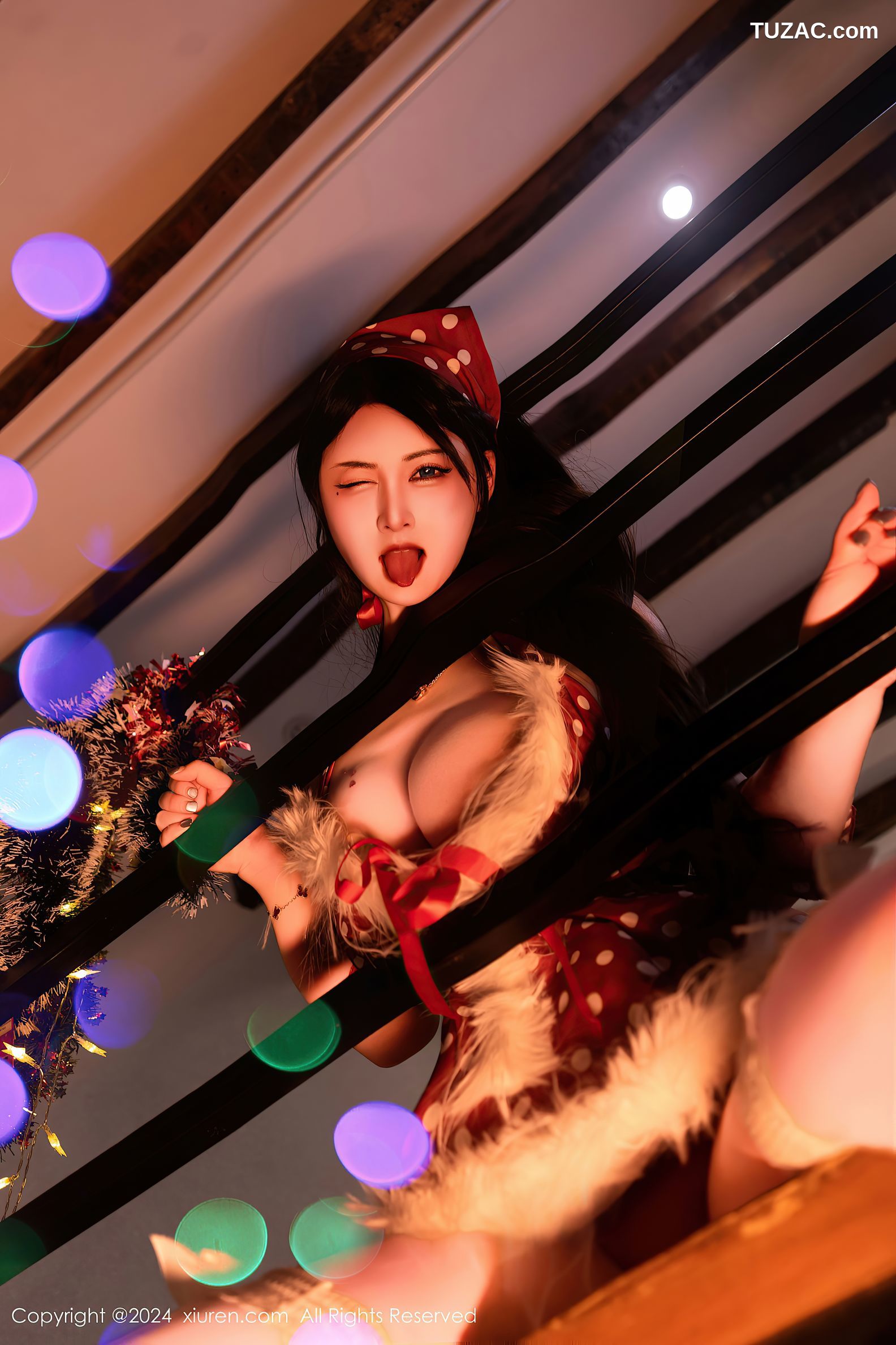 XiuRen秀人网-9618-诗诗kiki-情趣圣诞装爆乳-2024.12.18