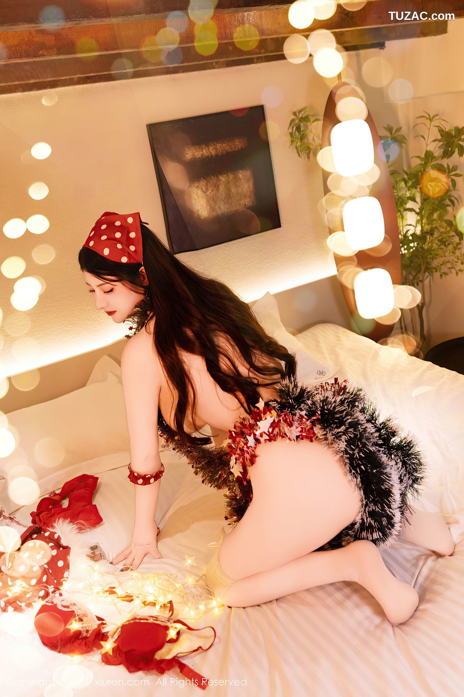 XiuRen秀人网-9618-诗诗kiki-情趣圣诞装爆乳-2024.12.18