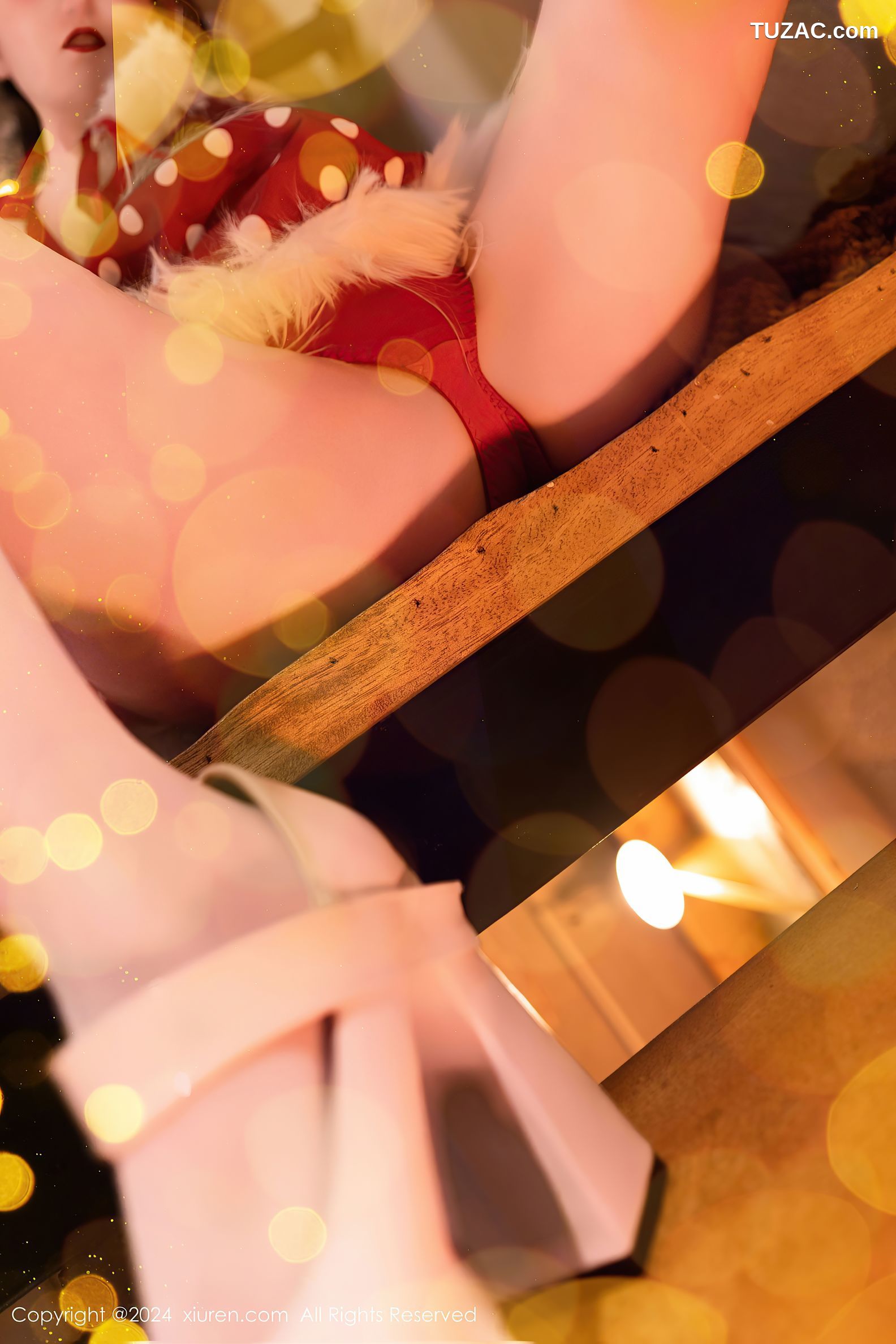 XiuRen秀人网-9618-诗诗kiki-情趣圣诞装爆乳-2024.12.18