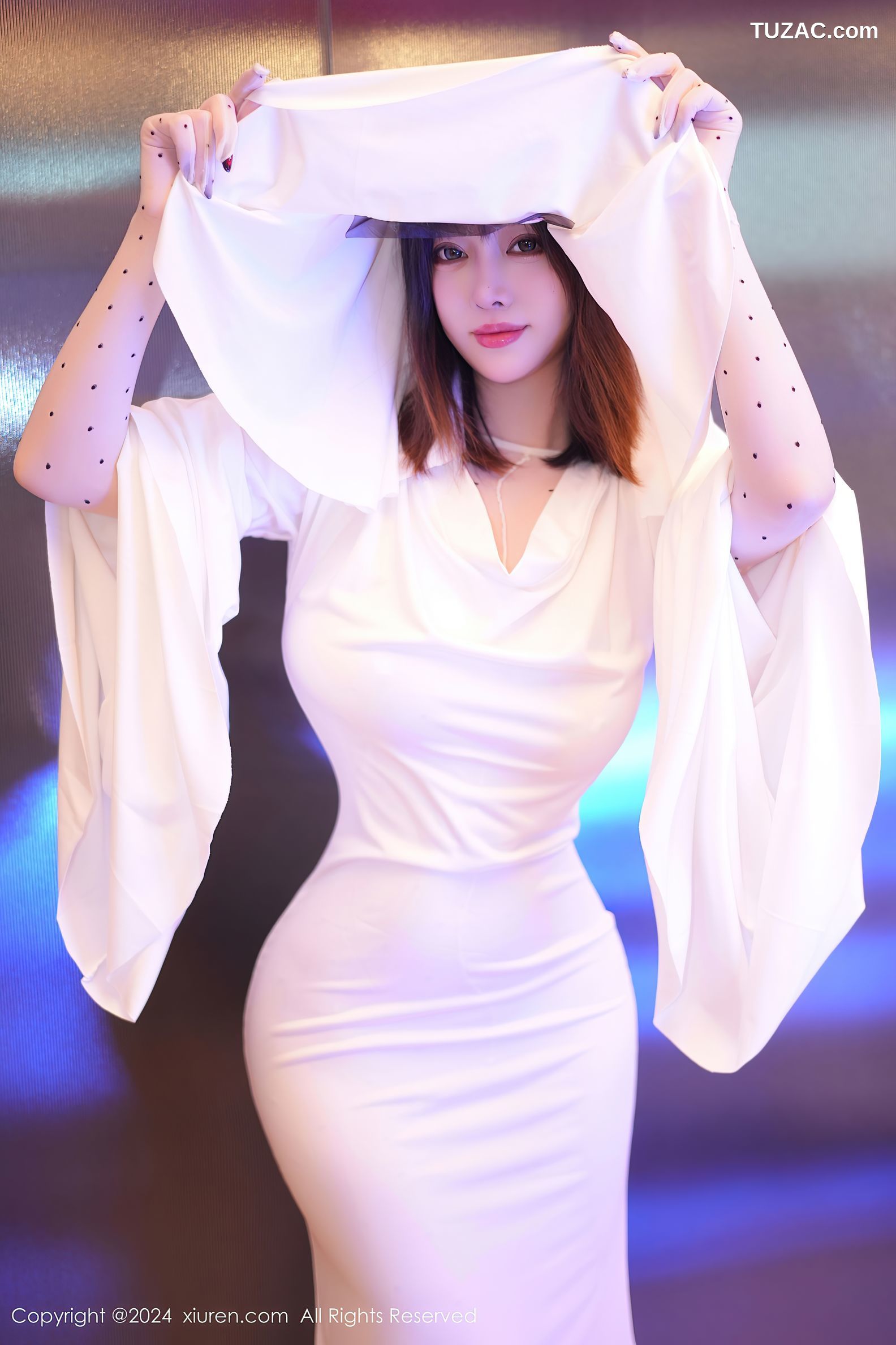 XiuRen秀人网-9629-王雨纯-万圣节白裙-透视白丝连体袜爆乳-2024.12.20