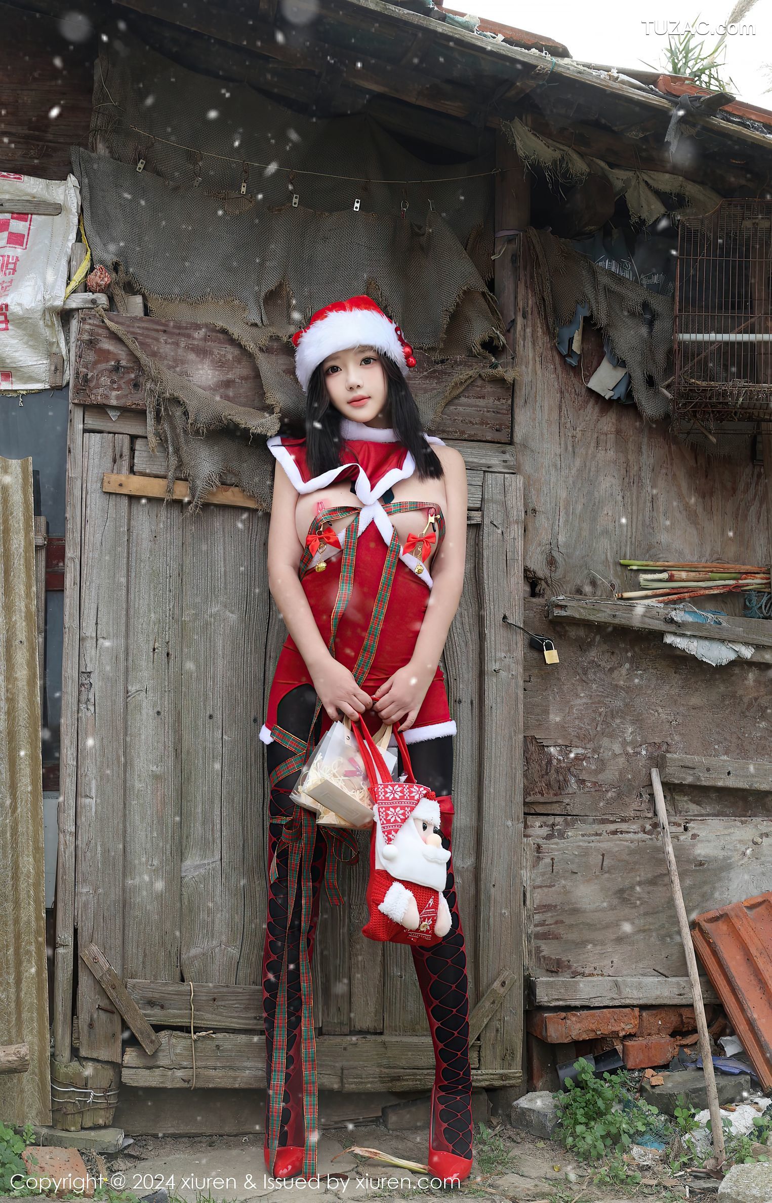 XiuRen秀人网-9630-小薯条nienie-情趣圣诞装户外爆乳-2024.12.20