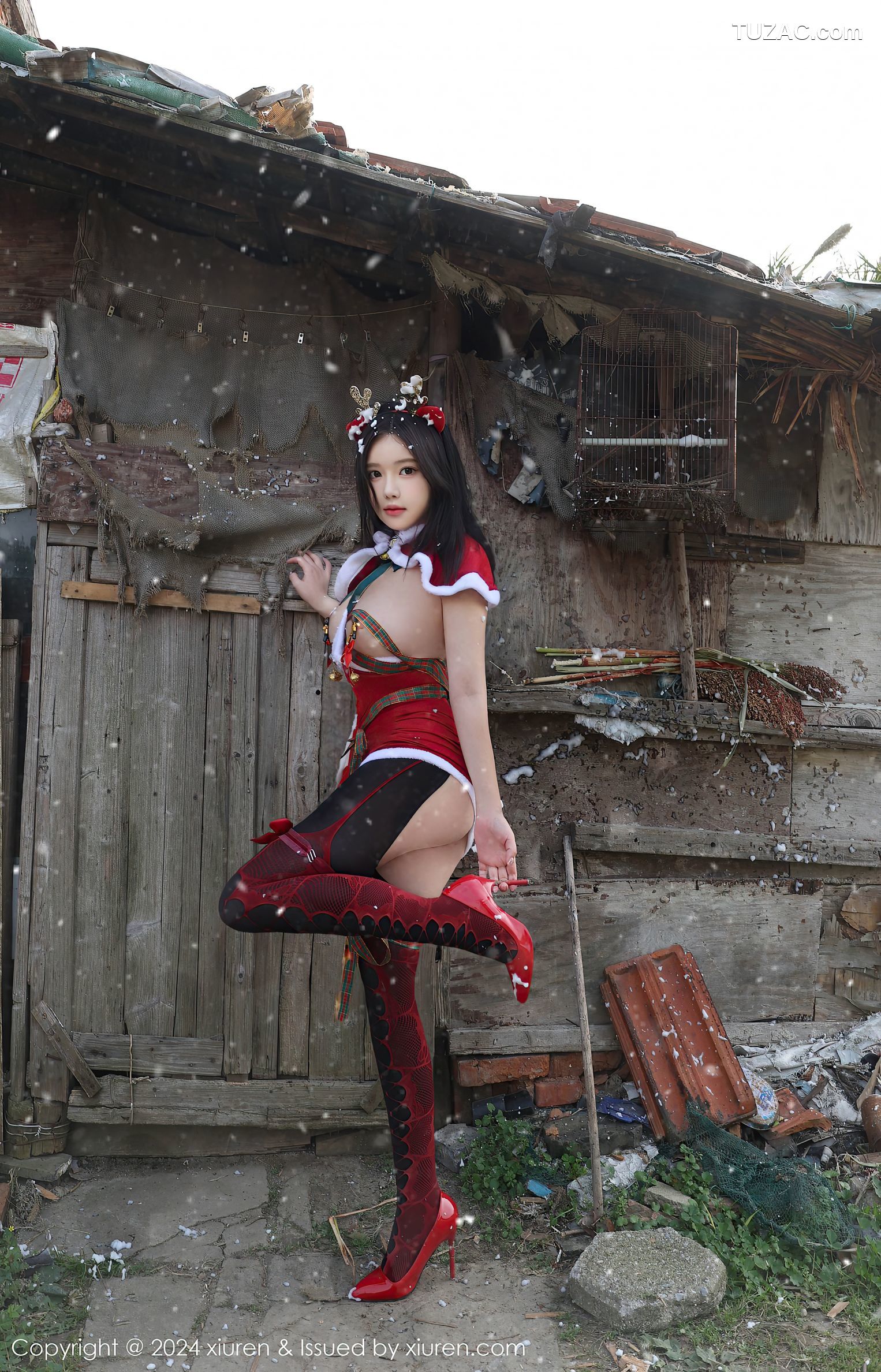 XiuRen秀人网-9630-小薯条nienie-情趣圣诞装户外爆乳-2024.12.20