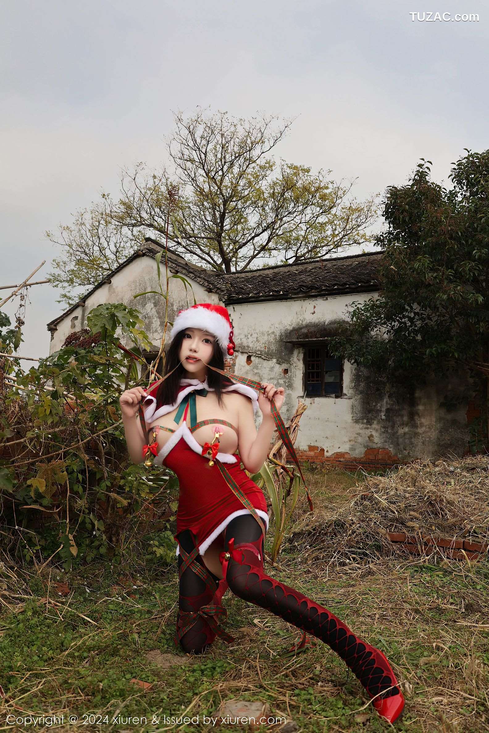 XiuRen秀人网-9630-小薯条nienie-情趣圣诞装户外爆乳-2024.12.20