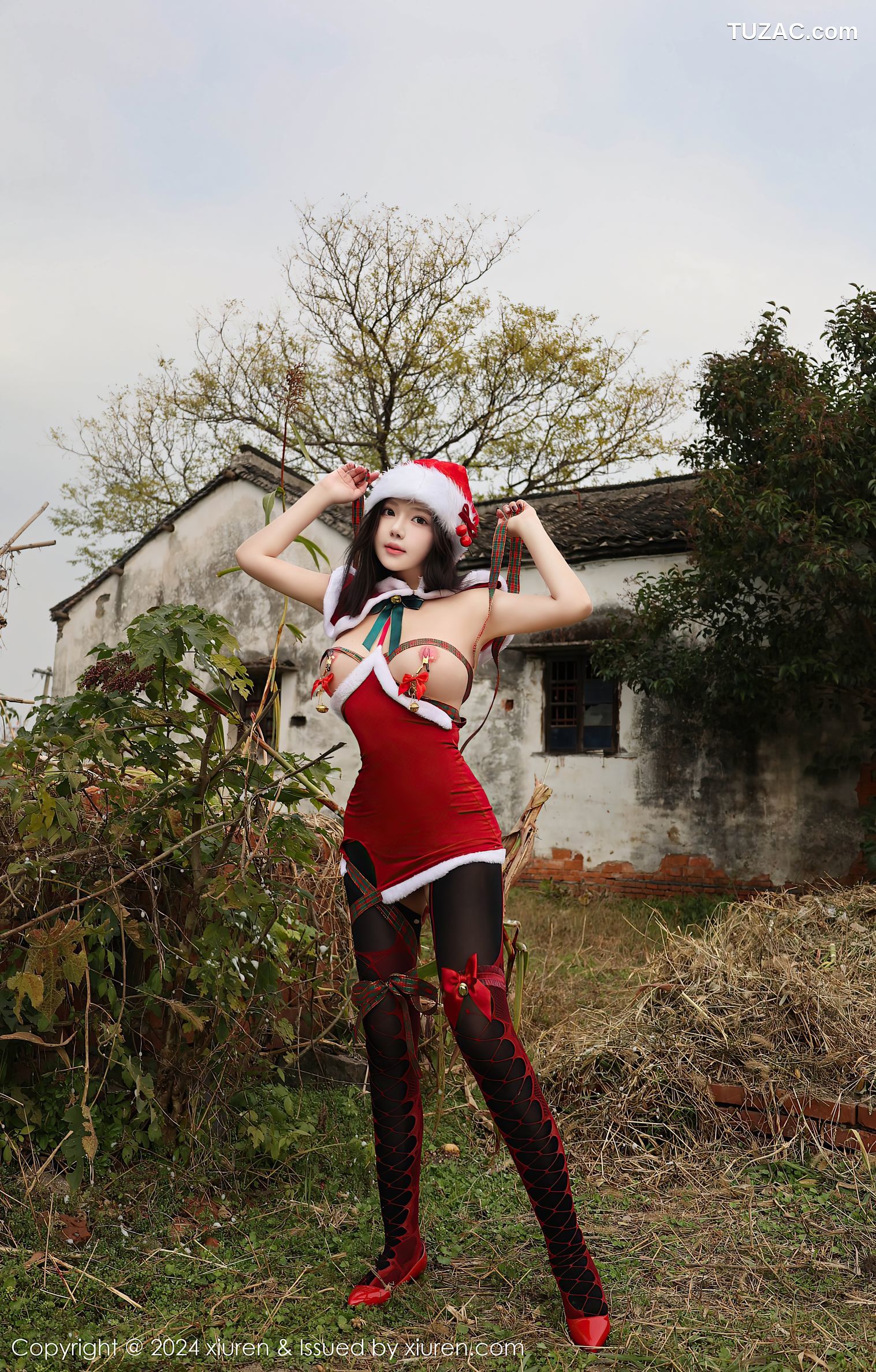 XiuRen秀人网-9630-小薯条nienie-情趣圣诞装户外爆乳-2024.12.20