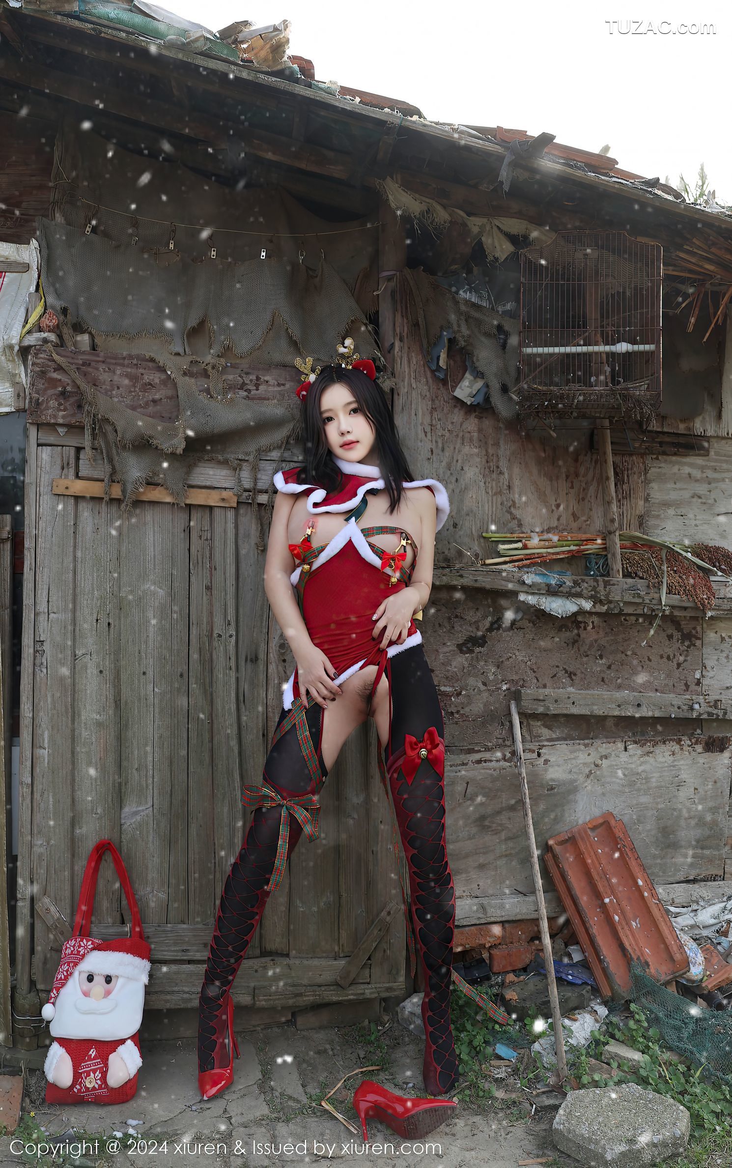 XiuRen秀人网-9630-小薯条nienie-情趣圣诞装户外爆乳-2024.12.20