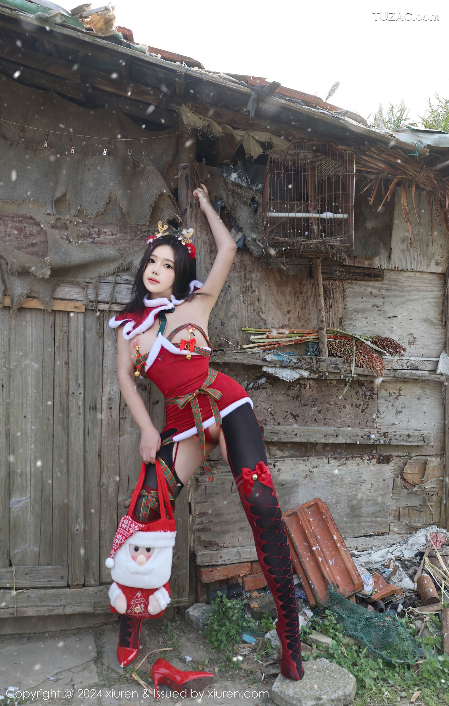 XiuRen秀人网-9630-小薯条nienie-情趣圣诞装户外爆乳-2024.12.20