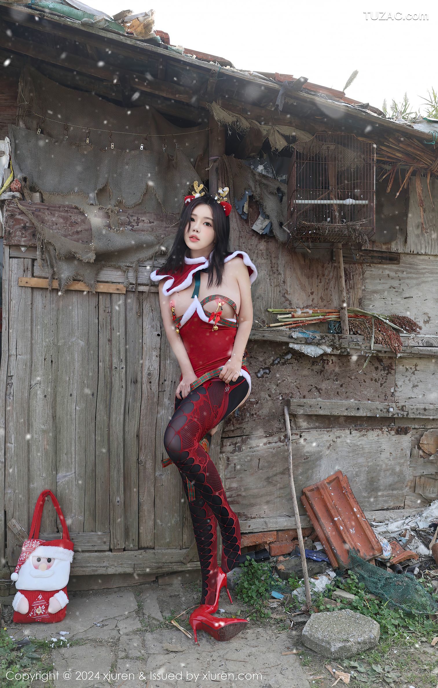 XiuRen秀人网-9630-小薯条nienie-情趣圣诞装户外爆乳-2024.12.20
