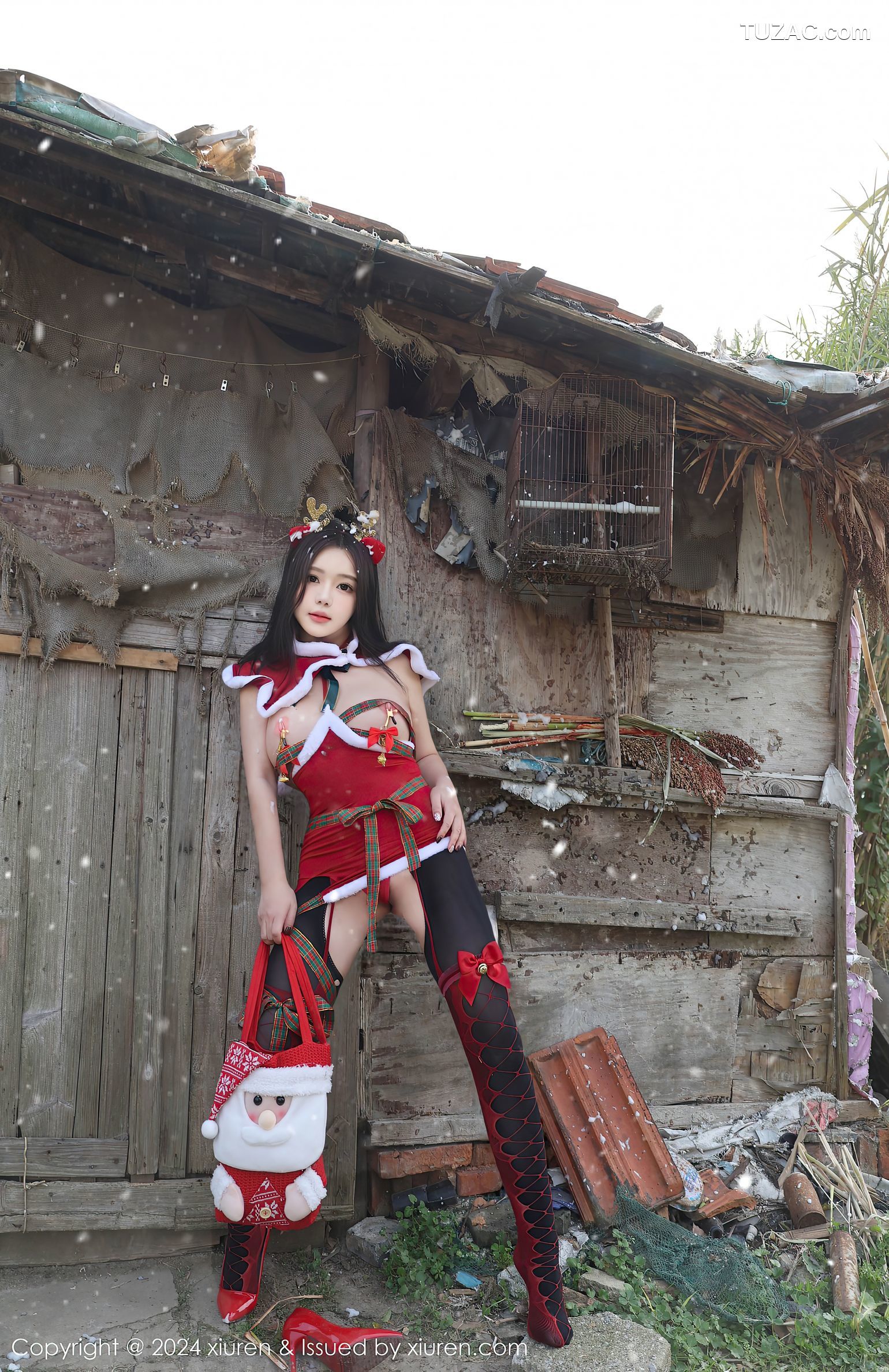 XiuRen秀人网-9630-小薯条nienie-情趣圣诞装户外爆乳-2024.12.20