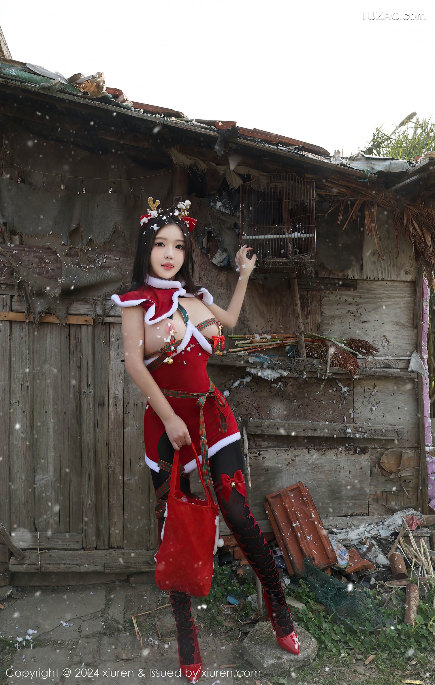 XiuRen秀人网-9630-小薯条nienie-情趣圣诞装户外爆乳-2024.12.20