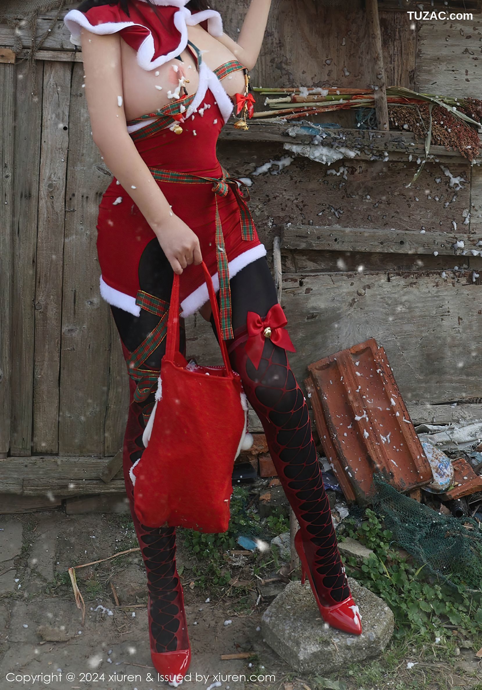 XiuRen秀人网-9630-小薯条nienie-情趣圣诞装户外爆乳-2024.12.20