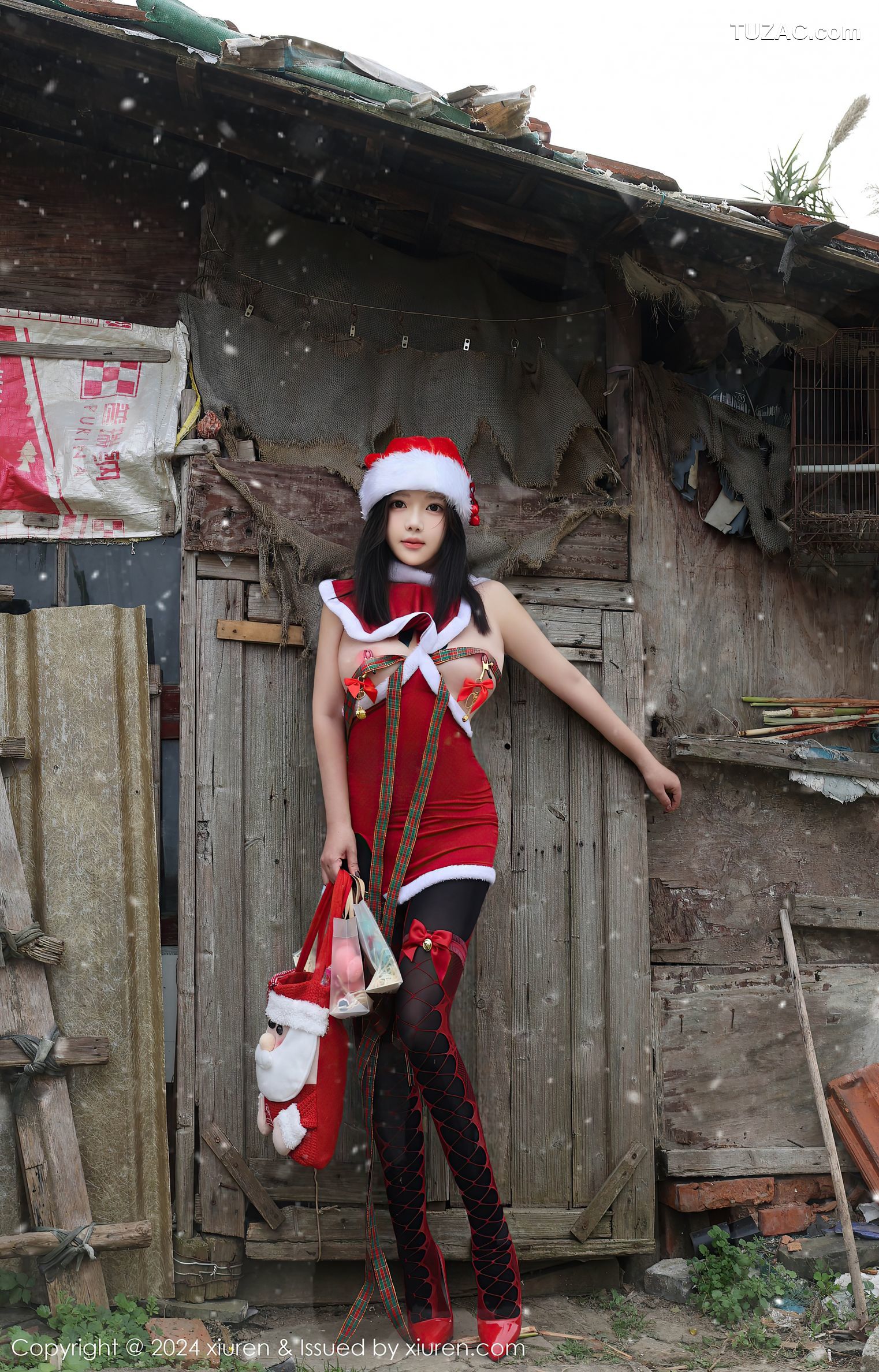 XiuRen秀人网-9630-小薯条nienie-情趣圣诞装户外爆乳-2024.12.20