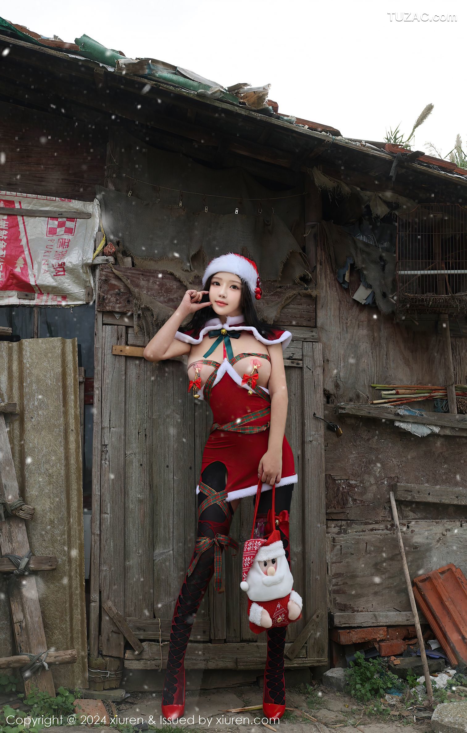 XiuRen秀人网-9630-小薯条nienie-情趣圣诞装户外爆乳-2024.12.20
