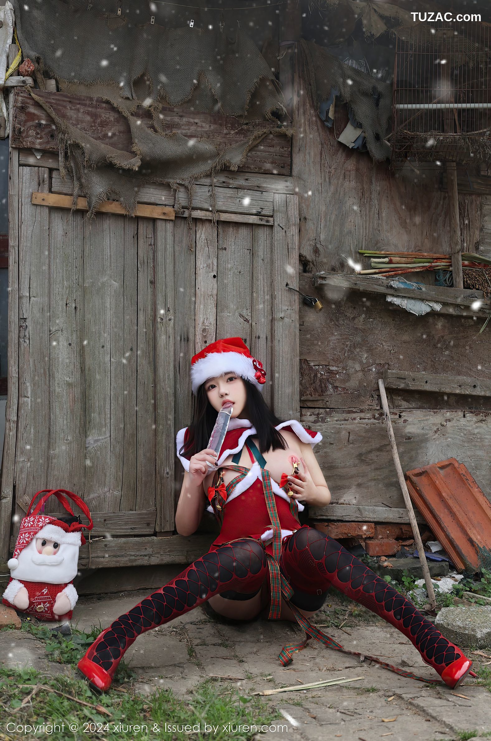 XiuRen秀人网-9630-小薯条nienie-情趣圣诞装户外爆乳-2024.12.20