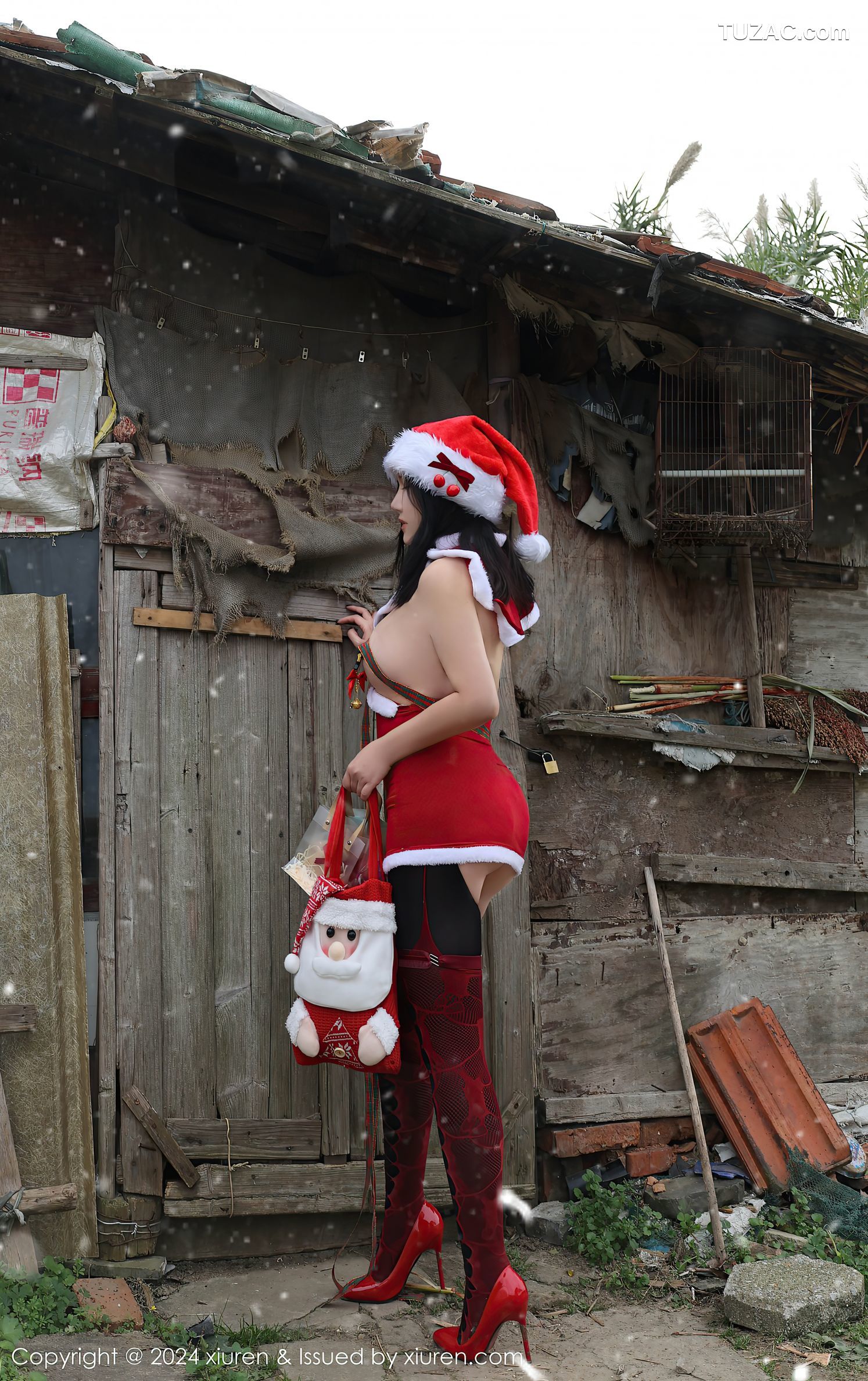 XiuRen秀人网-9630-小薯条nienie-情趣圣诞装户外爆乳-2024.12.20