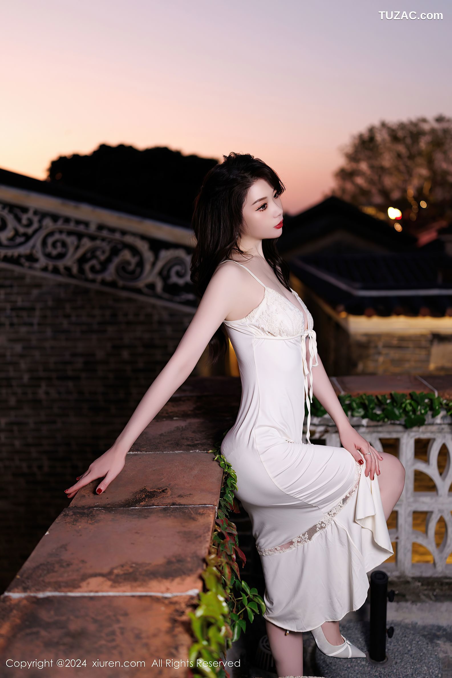 XiuRen秀人网-9643-梦心玥-白色吊带长裙户外浴缸-2024.12.23