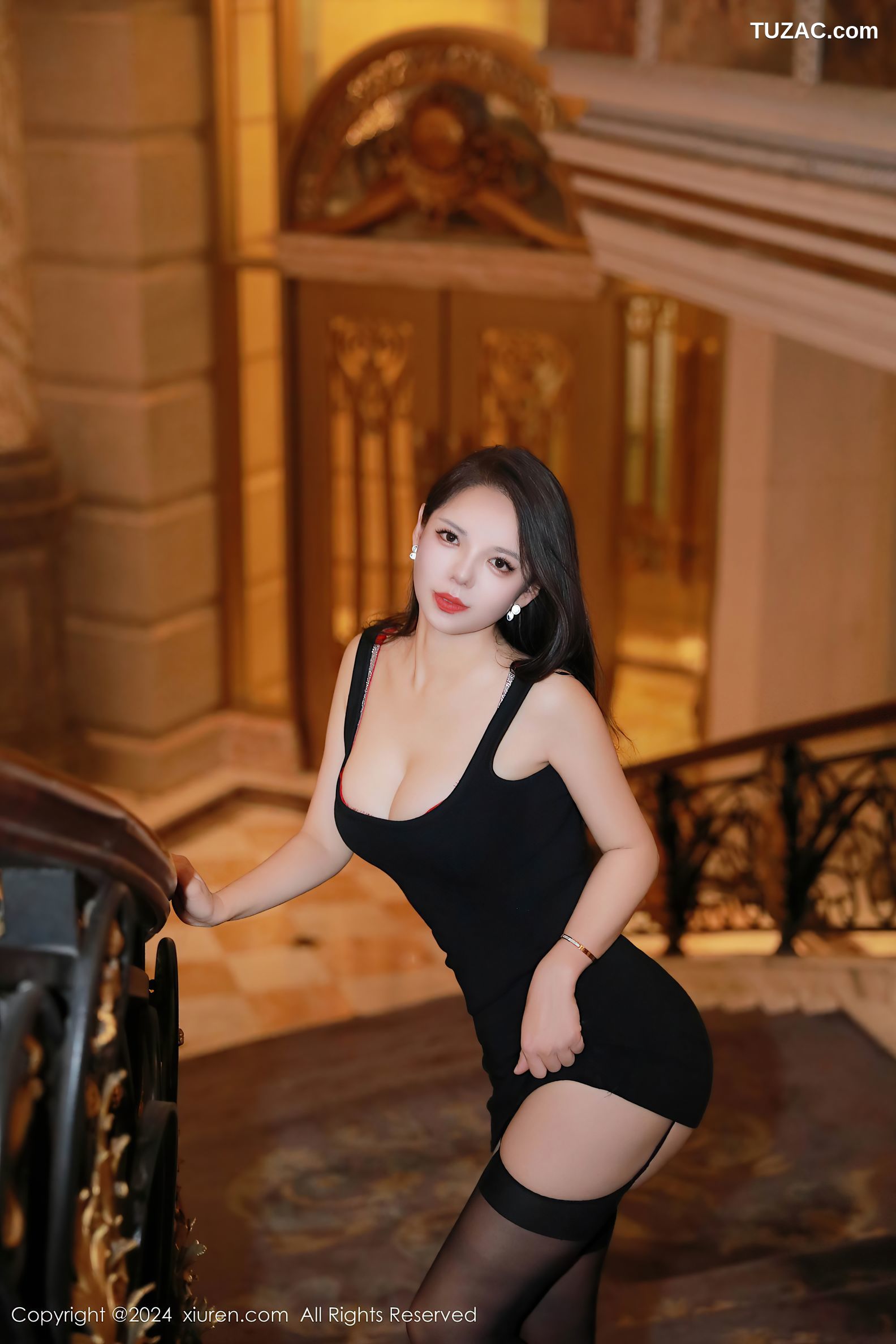 XiuRen秀人网-9655-大美妞儿-黑色连衣短裙红色内衣黑丝爆乳-2024.12.25