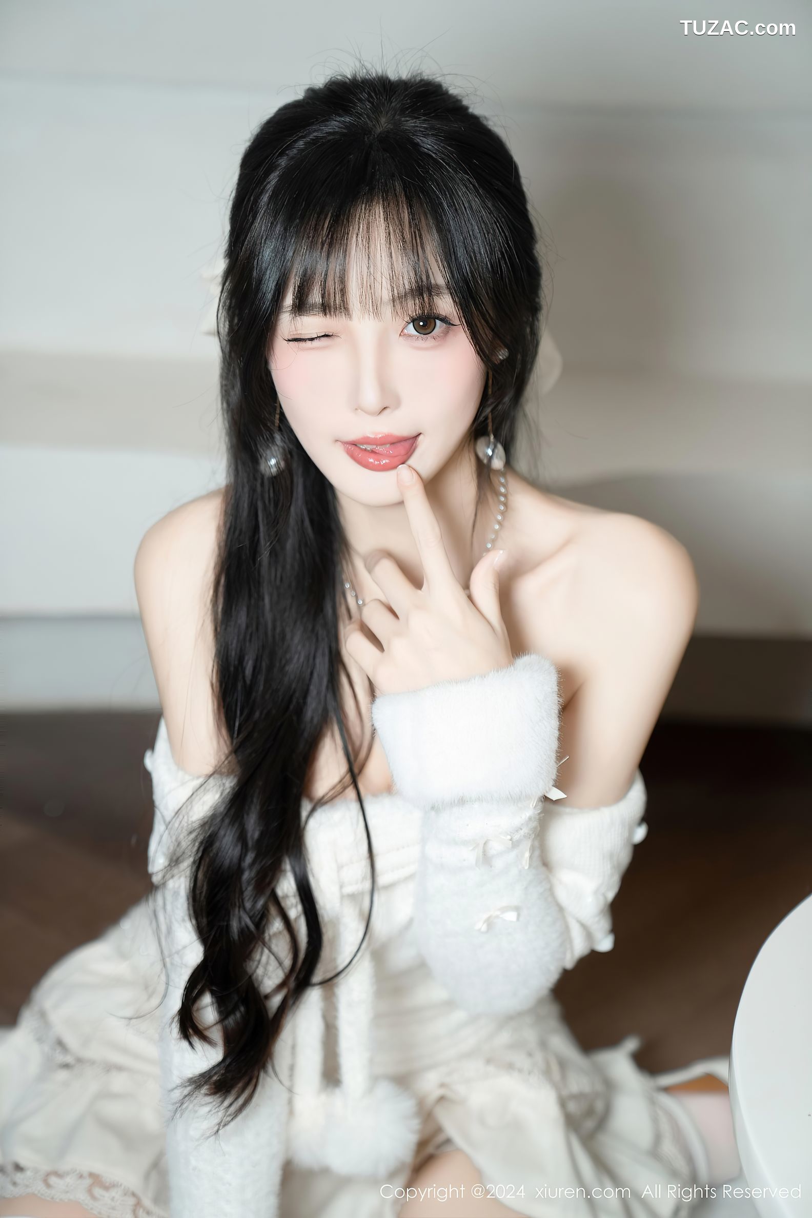 XiuRen秀人网-9658-林星阑-白色连衣短裙-红丝带情趣内衣-2024.12.25