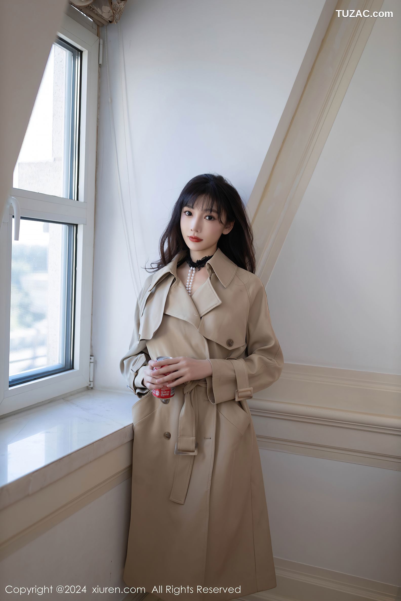 XiuRen秀人网-9665-陆萱萱-米色大衣真空黑带情趣内衣黑丝爆乳-2024.12.26