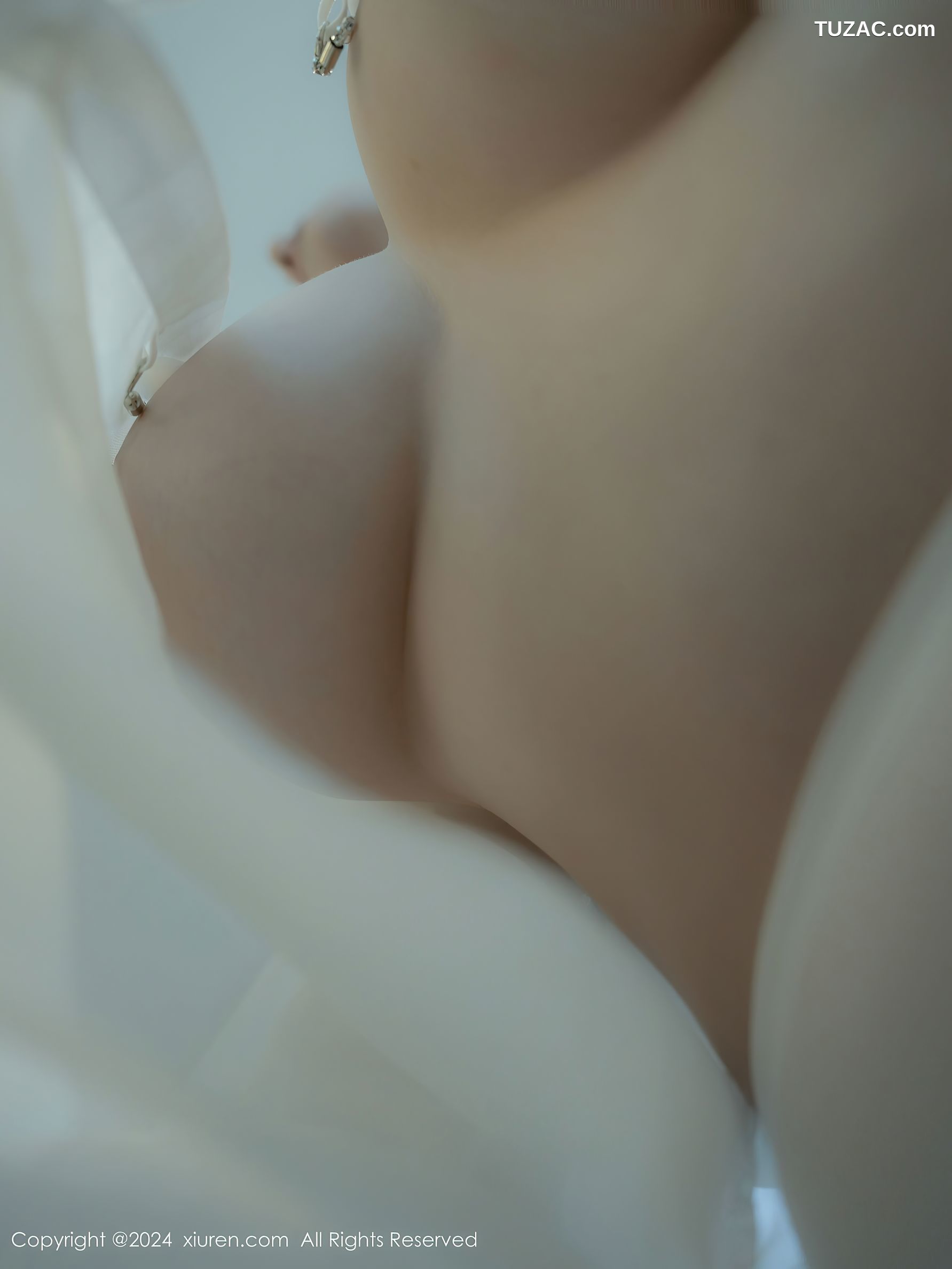 XiuRen秀人网-9667-袁圆-人妻白衬衫爆乳诱惑-2024.12.27