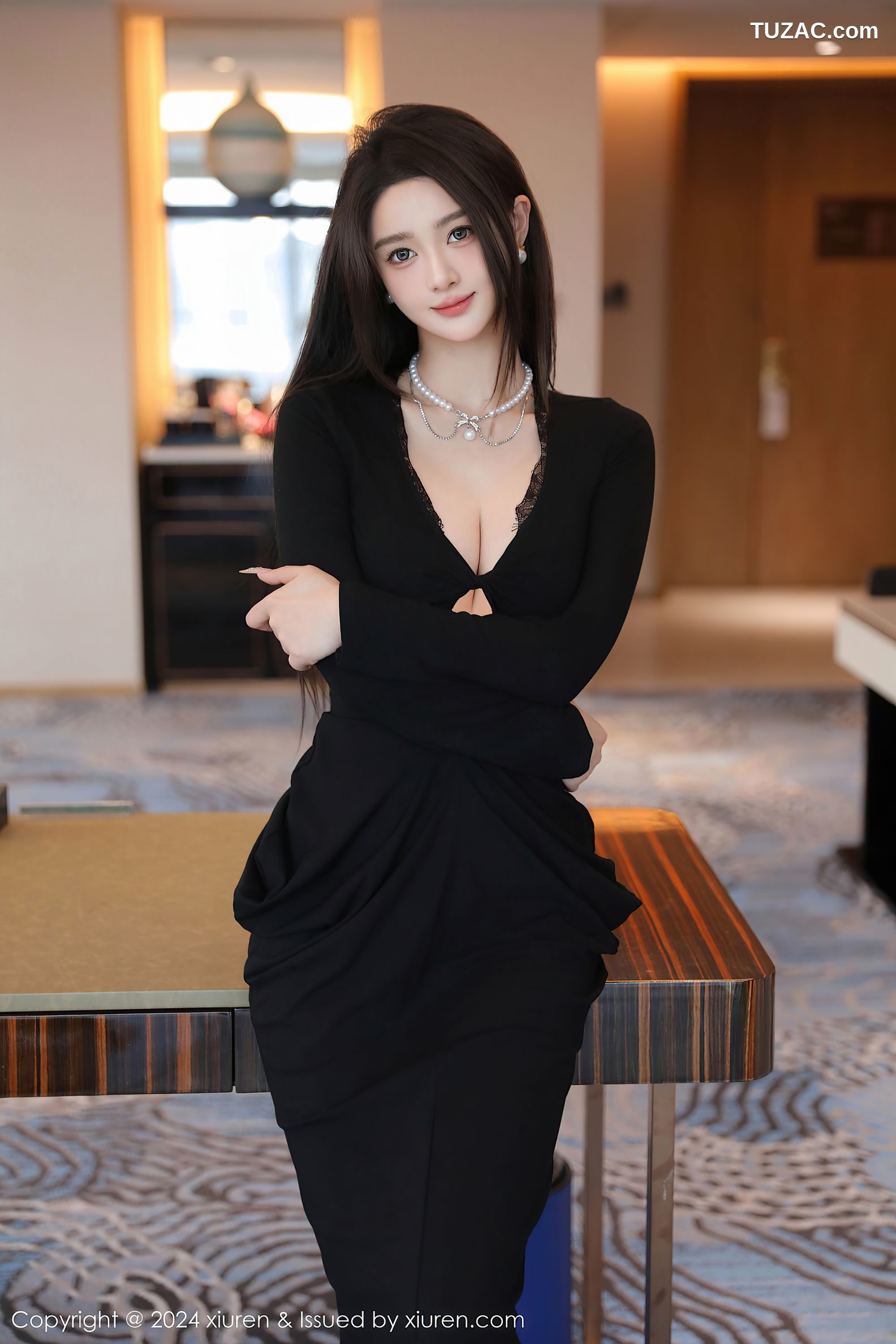 XiuRen秀人网-9670-Candy糖糖-黑色礼服豹纹内衣黑丝-2024.12.27