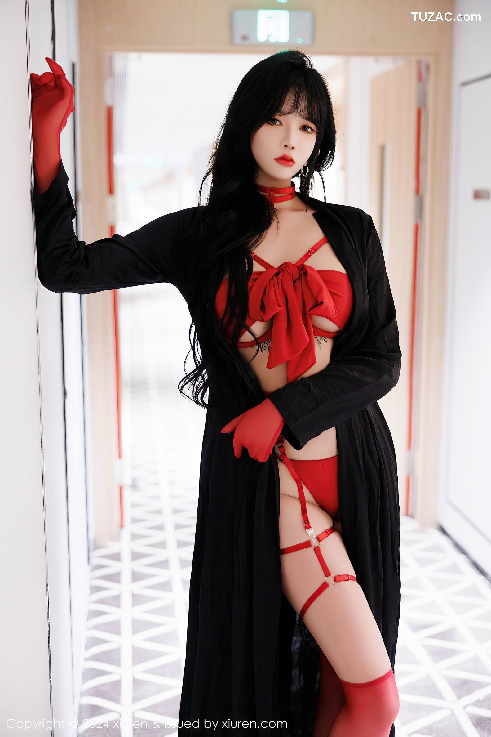 XiuRen秀人网-9671-娜比-黑大衣真空红色情趣内衣-2024.12.27