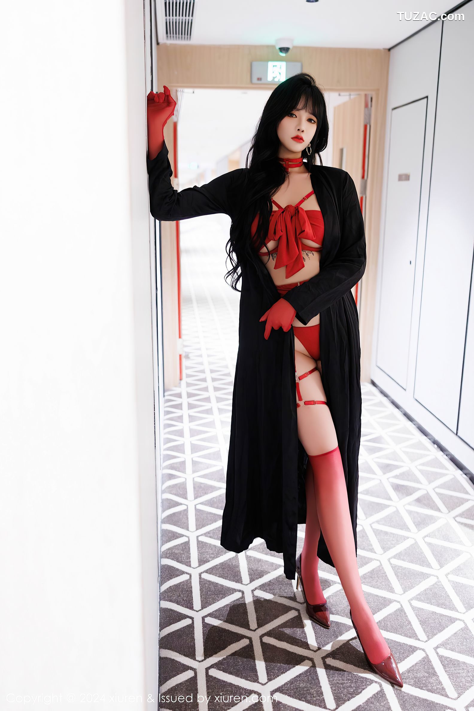 XiuRen秀人网-9671-娜比-黑大衣真空红色情趣内衣-2024.12.27