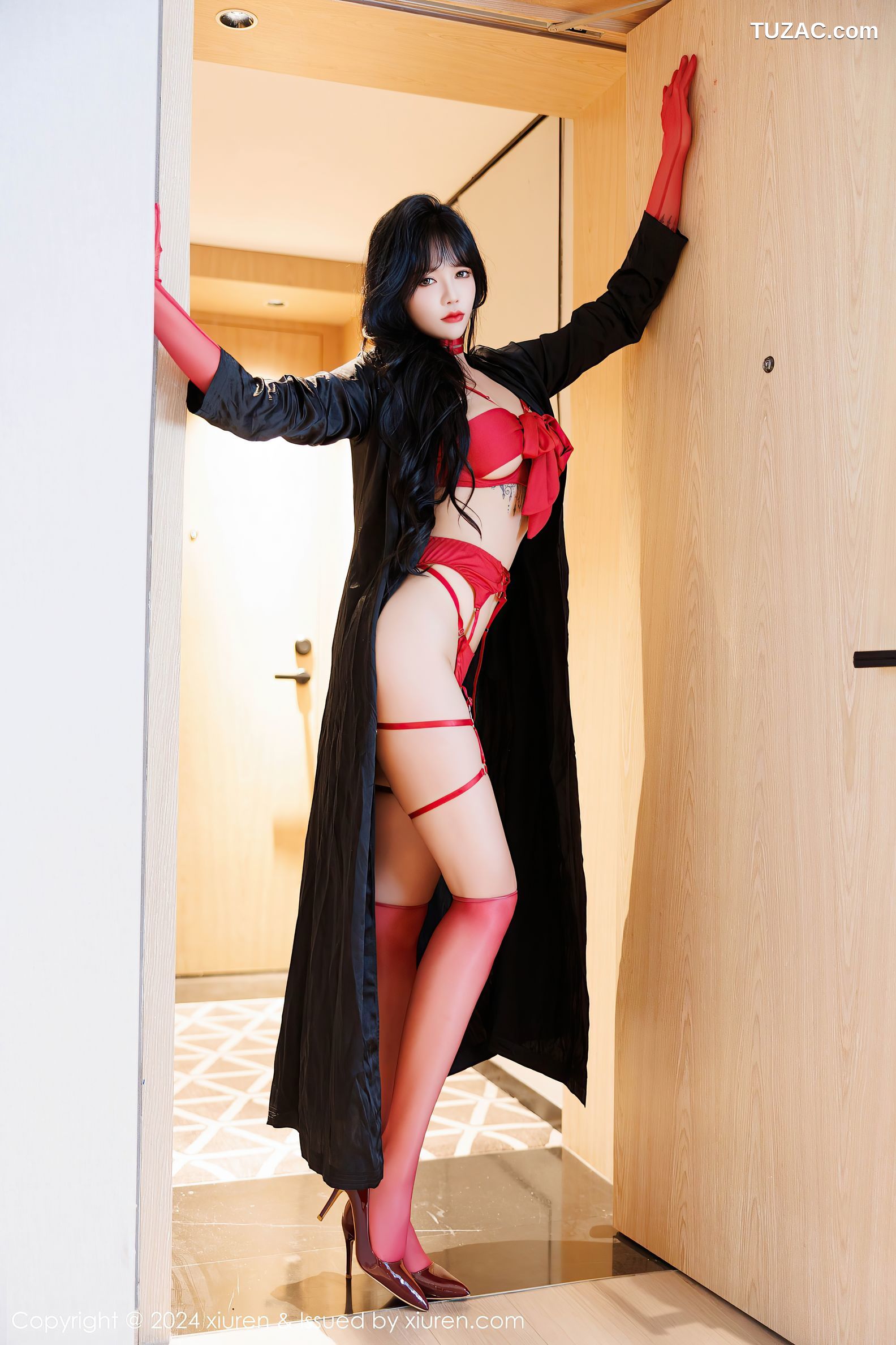 XiuRen秀人网-9671-娜比-黑大衣真空红色情趣内衣-2024.12.27