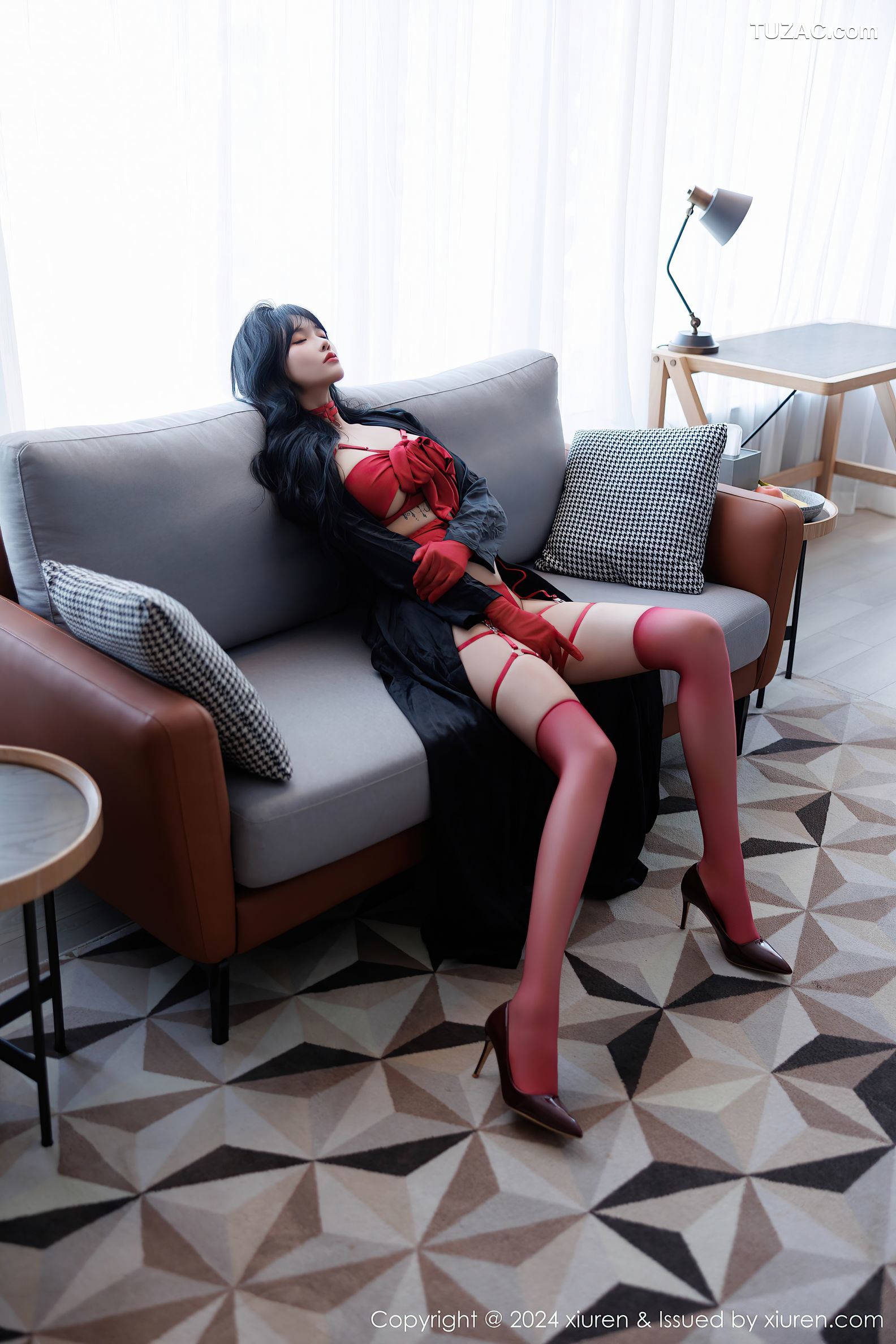 XiuRen秀人网-9671-娜比-黑大衣真空红色情趣内衣-2024.12.27