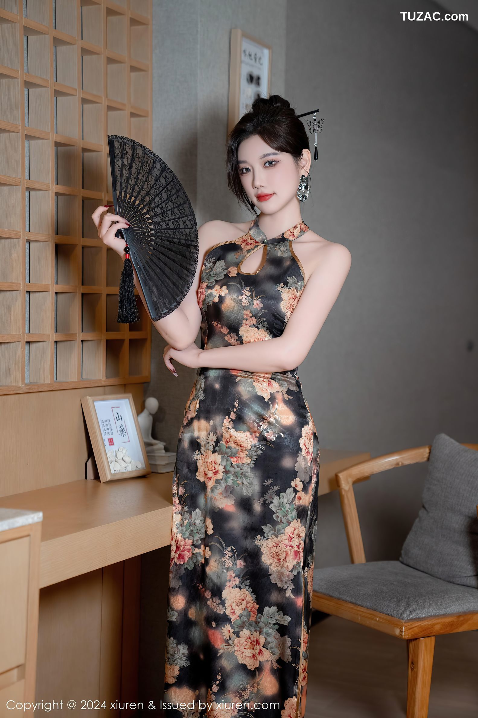 XiuRen秀人网-9675-杨晨晨Yome-黑色印花旗袍-蒙面黑纱轻透睡衣-2024.12.27