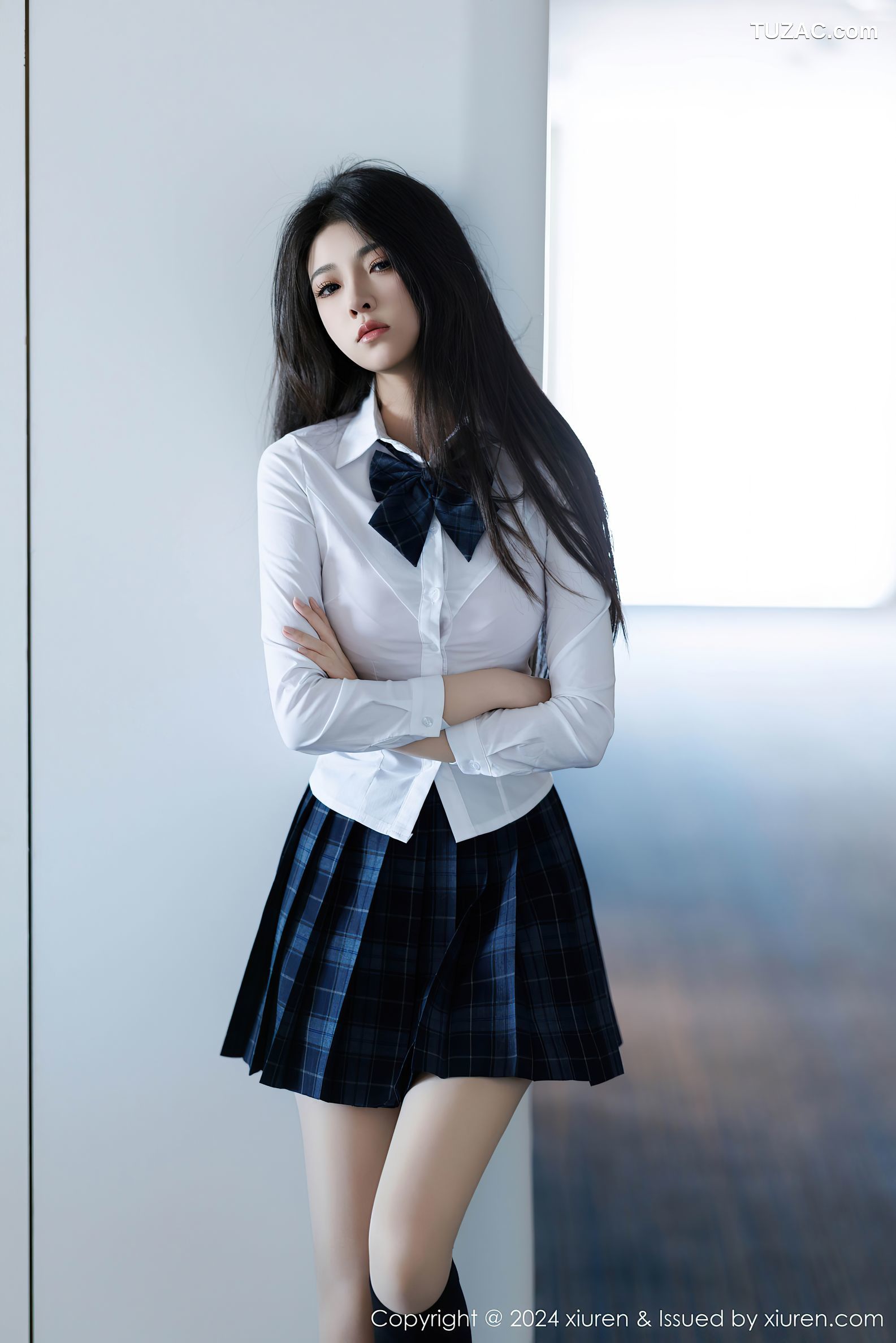 XiuRen秀人网-9682-初梦瑶-校园少女白衬衫格子短裙-2024.12.30