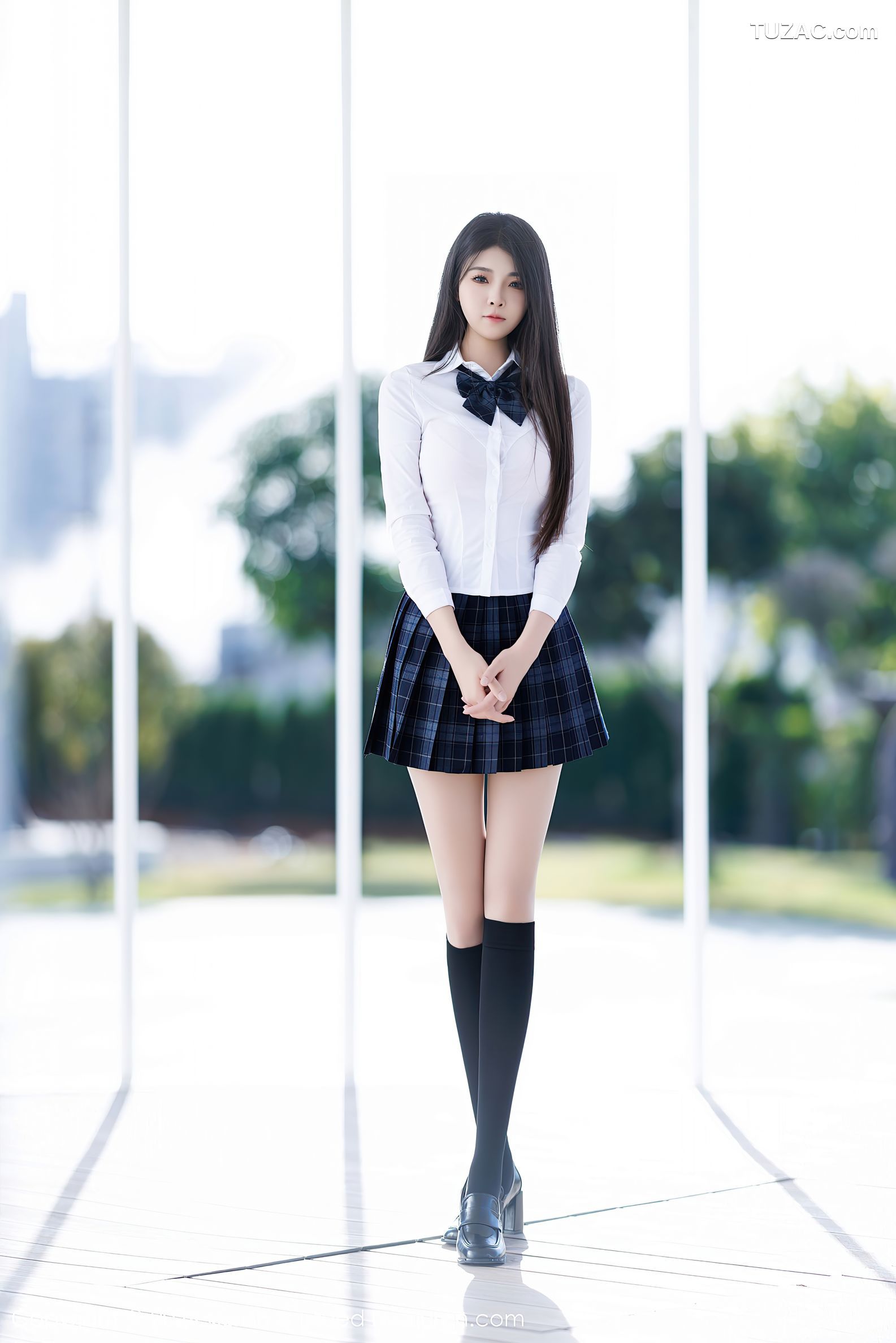 XiuRen秀人网-9682-初梦瑶-校园少女白衬衫格子短裙-2024.12.30