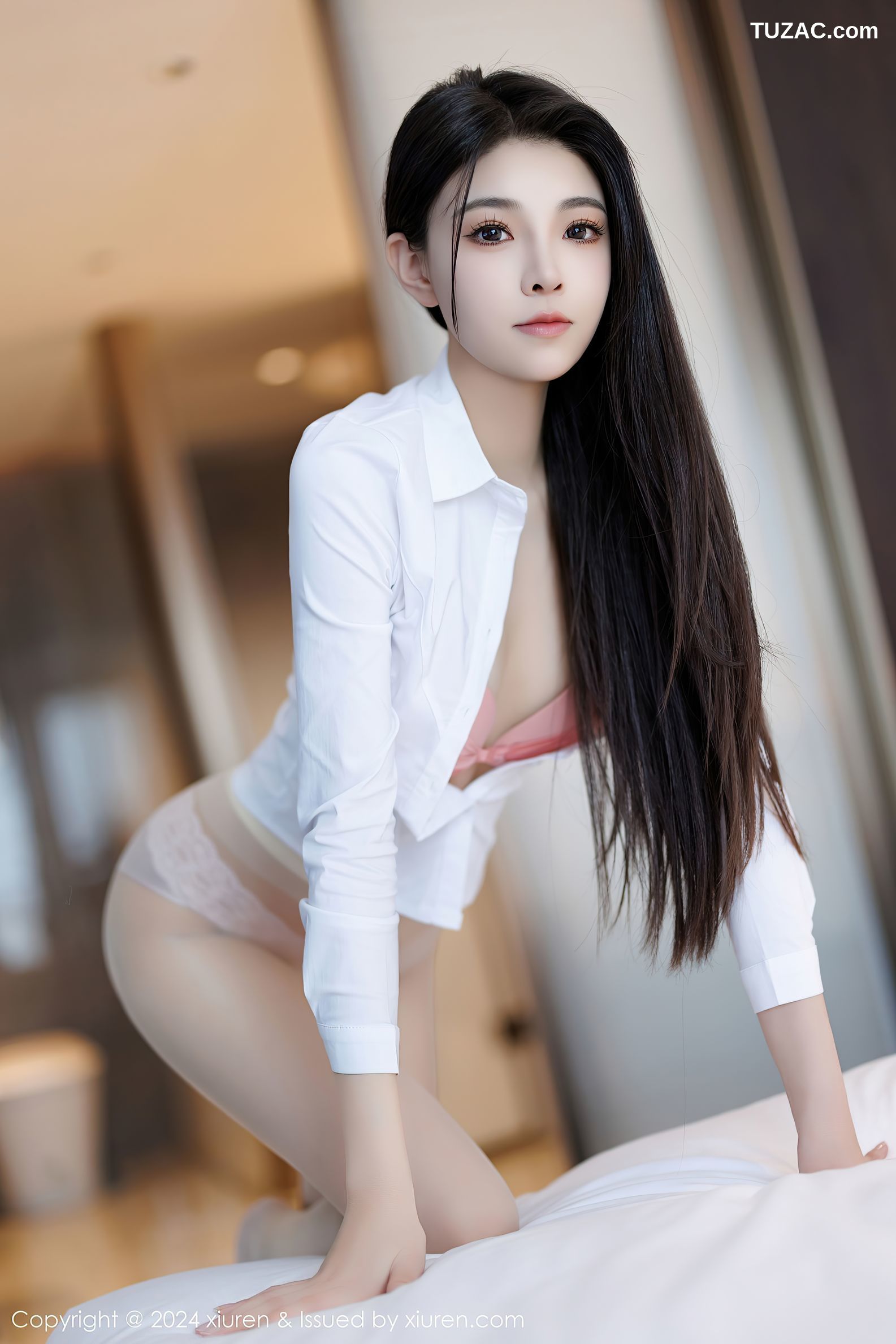 XiuRen秀人网-9682-初梦瑶-校园少女白衬衫格子短裙-2024.12.30