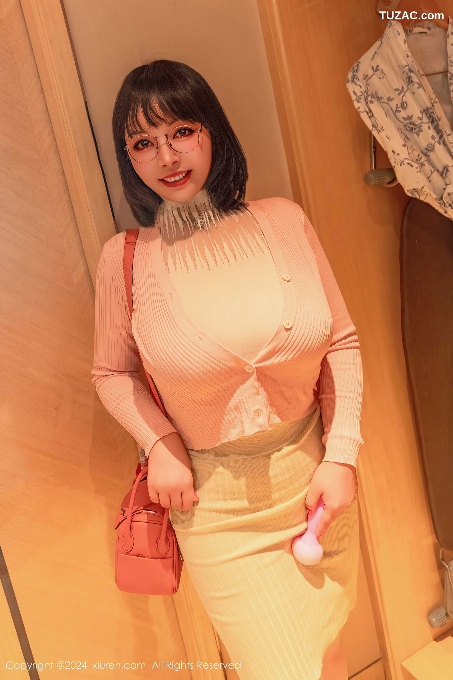 XiuRen秀人网-9685-油田溪溪-针织衫肥臀爆乳豹纹内衣-2024.12.31