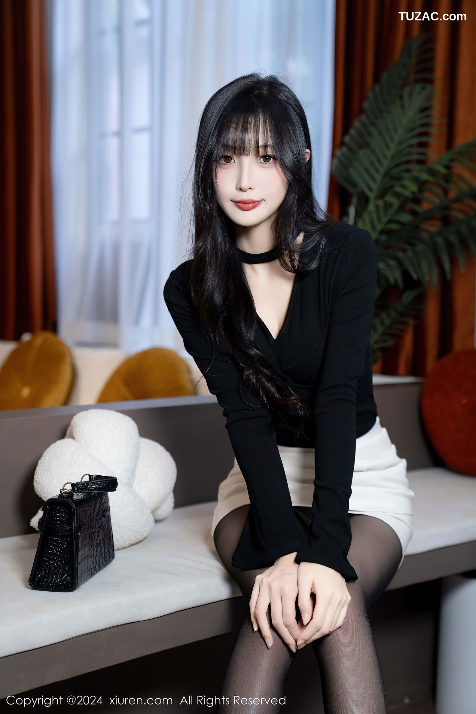 XiuRen秀人网-9691-林星阑-黑T白短裙暗绿色内衣黑丝-2024.12.31