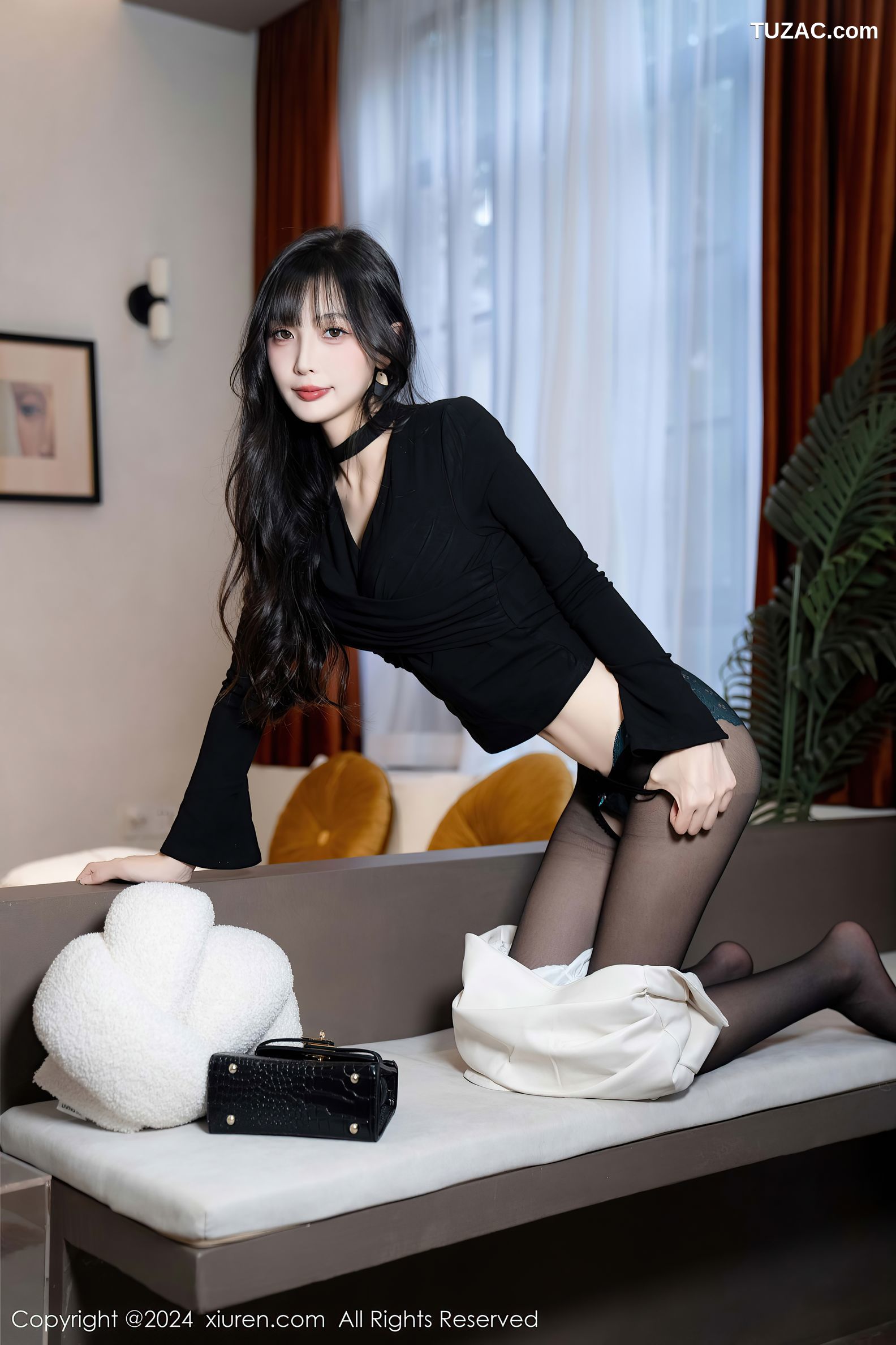 XiuRen秀人网-9691-林星阑-黑T白短裙暗绿色内衣黑丝-2024.12.31