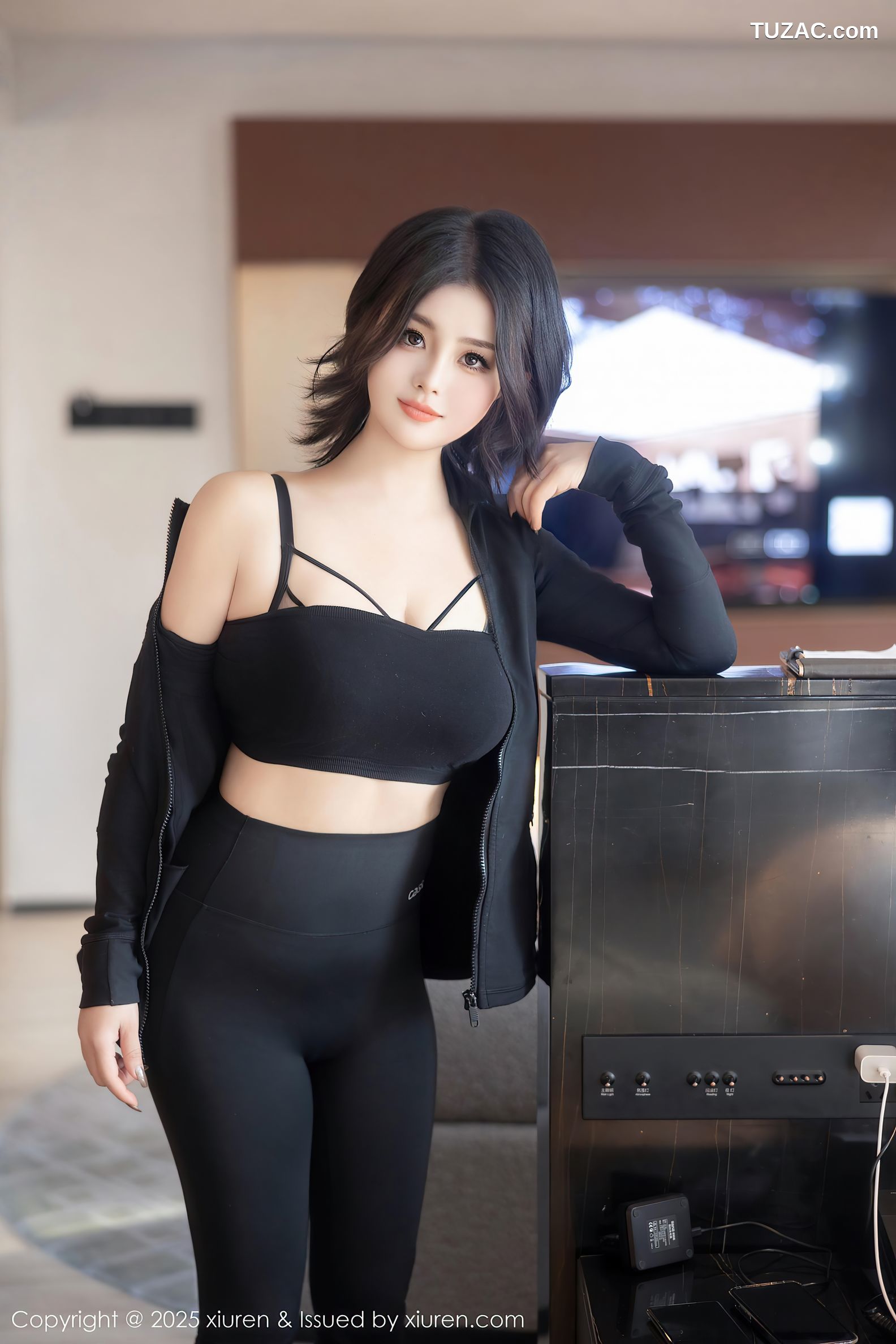 XiuRen秀人网-9694-M0nica-运动健身美女黑色紧身衣-2025.01.02