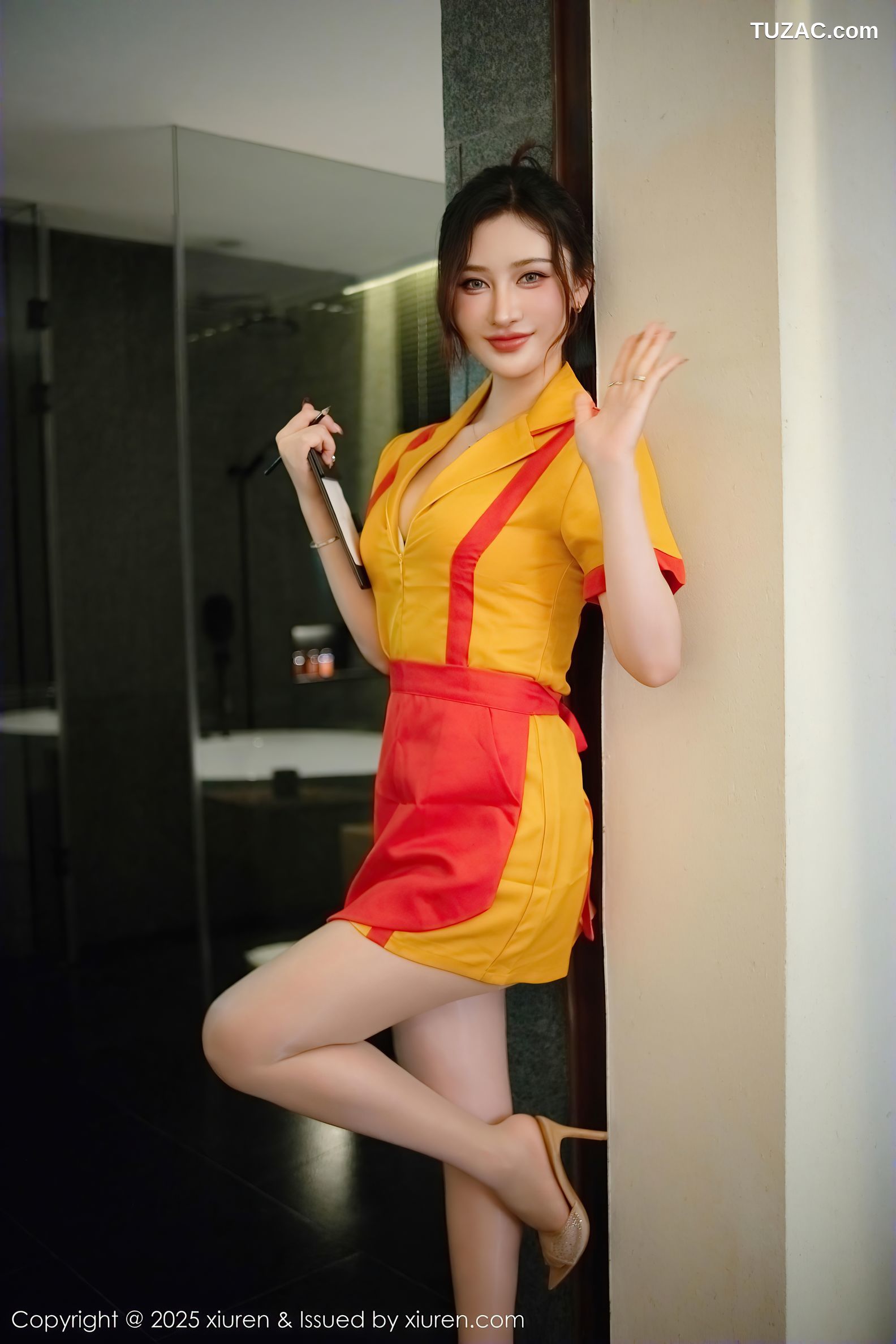 XiuRen秀人网-9695-蕾蕾醒了没-cos制服破产姐妹墨绿内衣爆乳-2025.01.02