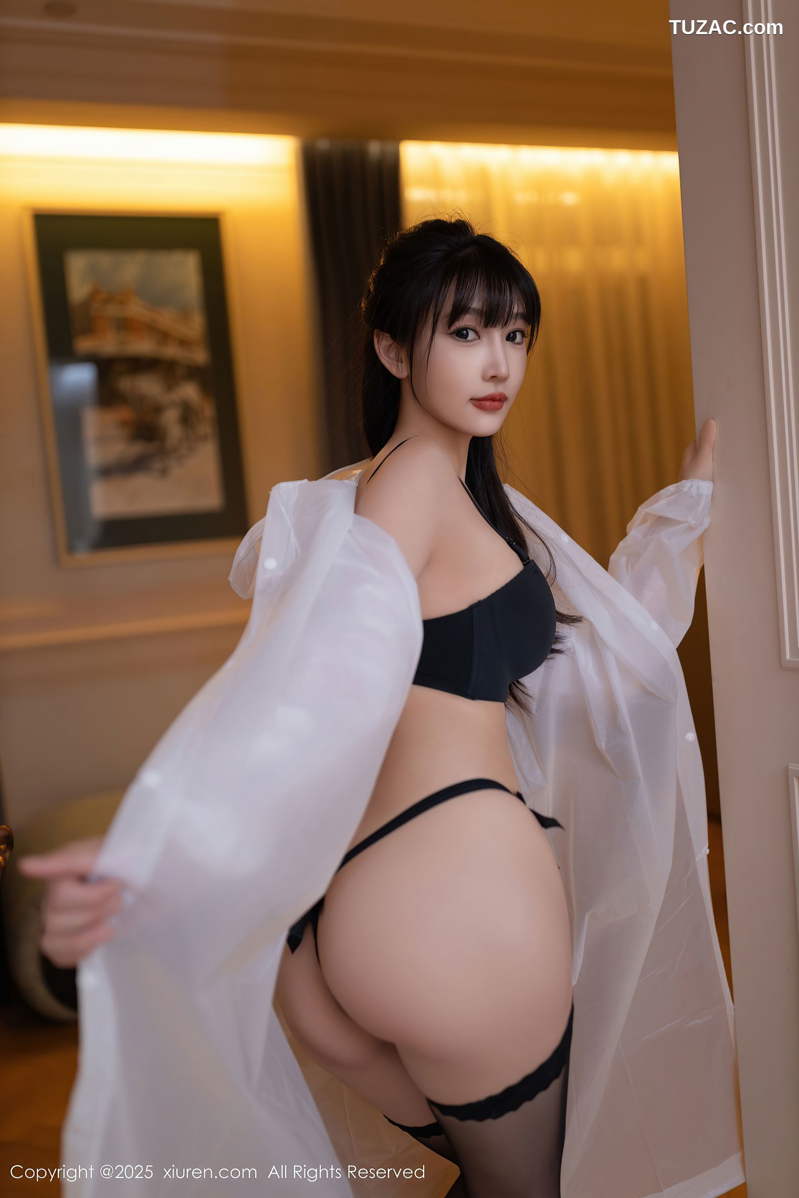 XiuRen秀人网-9700-陆萱萱-轻透白雨衣黑色内衣吊带袜-2025.01.02