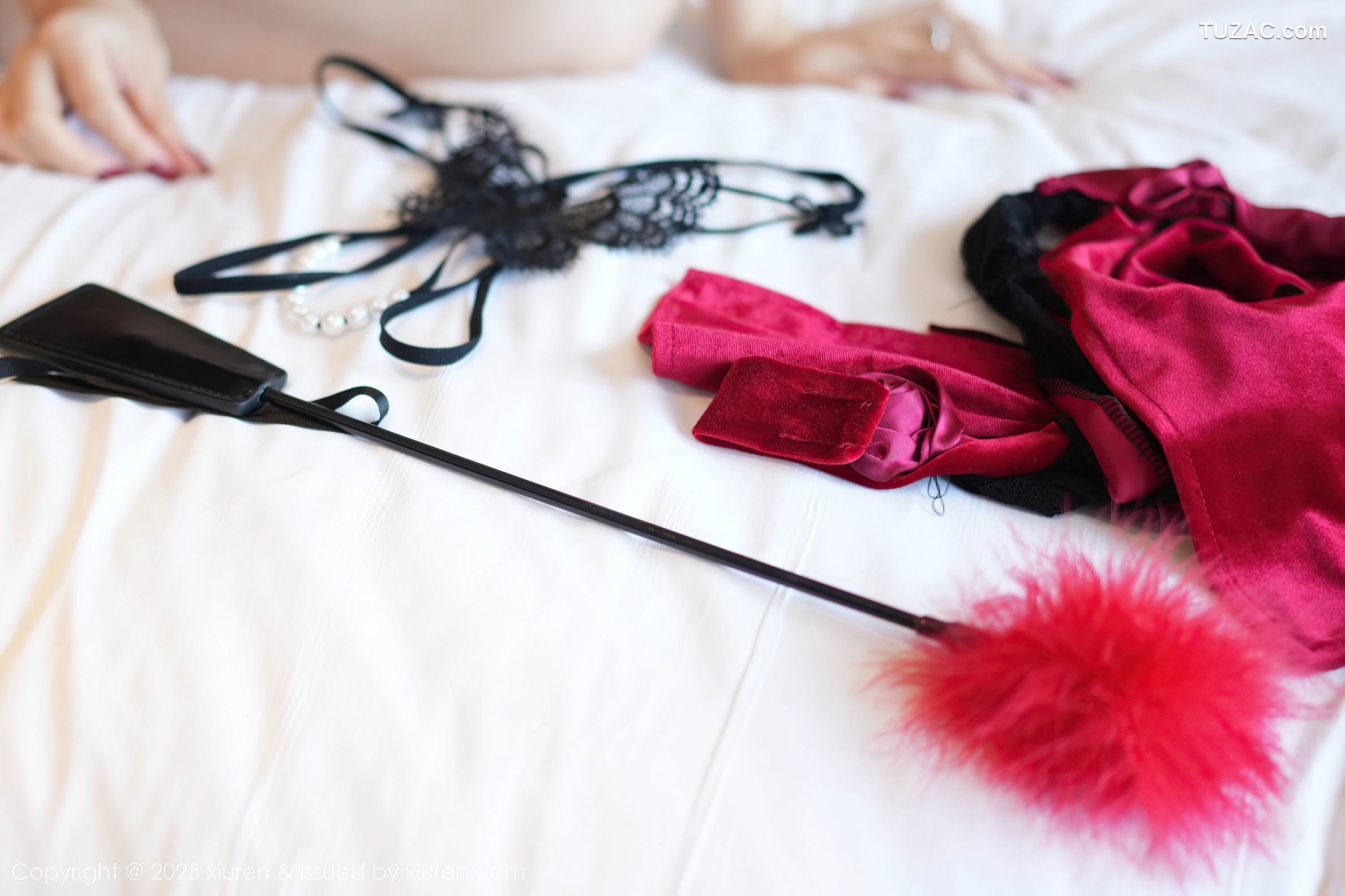 XiuRen秀人网-9704-心妍小公主-红色鹿角情趣内衣爆乳-2025.01.03