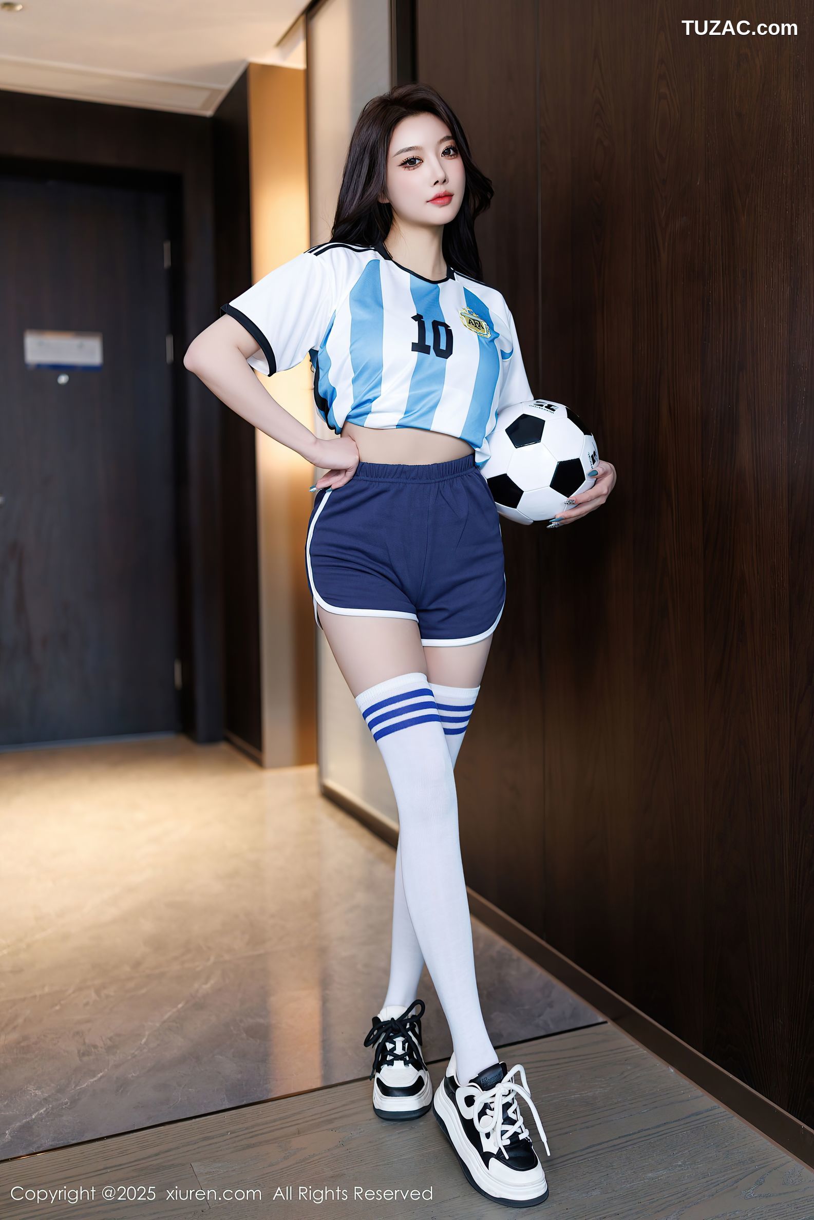 XiuRen秀人网-9706-杨晨晨Yome-活力足球宝贝球衣写真-2025.01.03