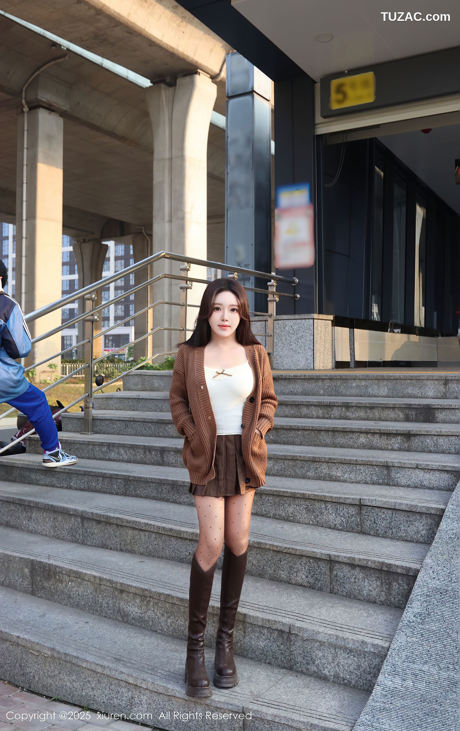 XiuRen秀人网-9708-小薯条nienie-萝莉白色蕾丝兔女郎-2025.01.03