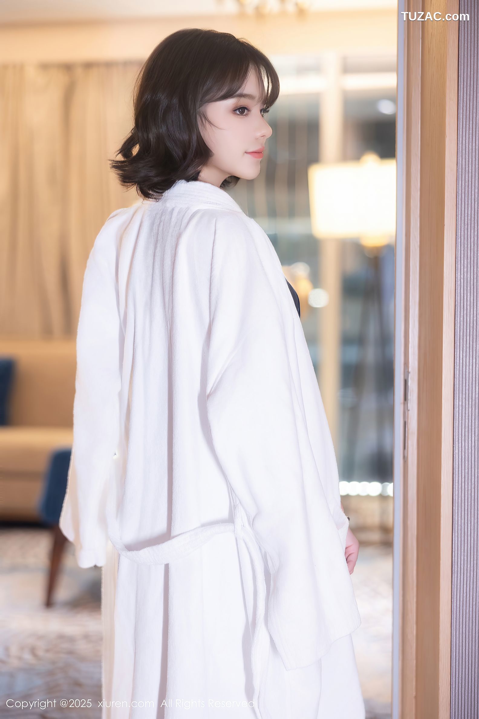 XiuRen秀人网-9713-黎苏苏-短发睡袍美女情趣黑蕾丝内衣-2025.01.06