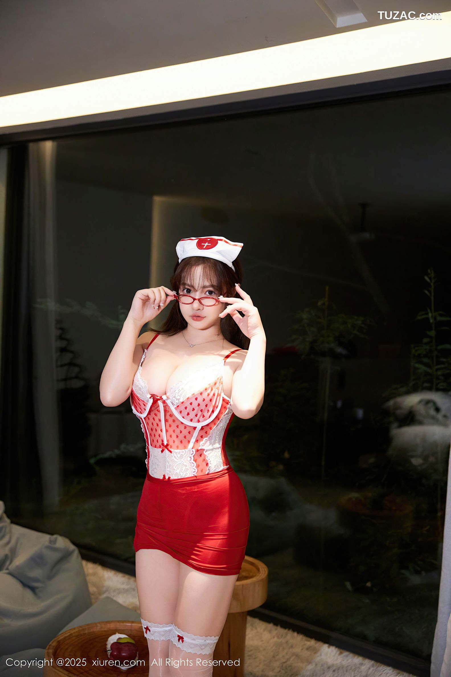 XiuRen秀人网-9719-养乐多Doll-情趣护士装-2025.01.07