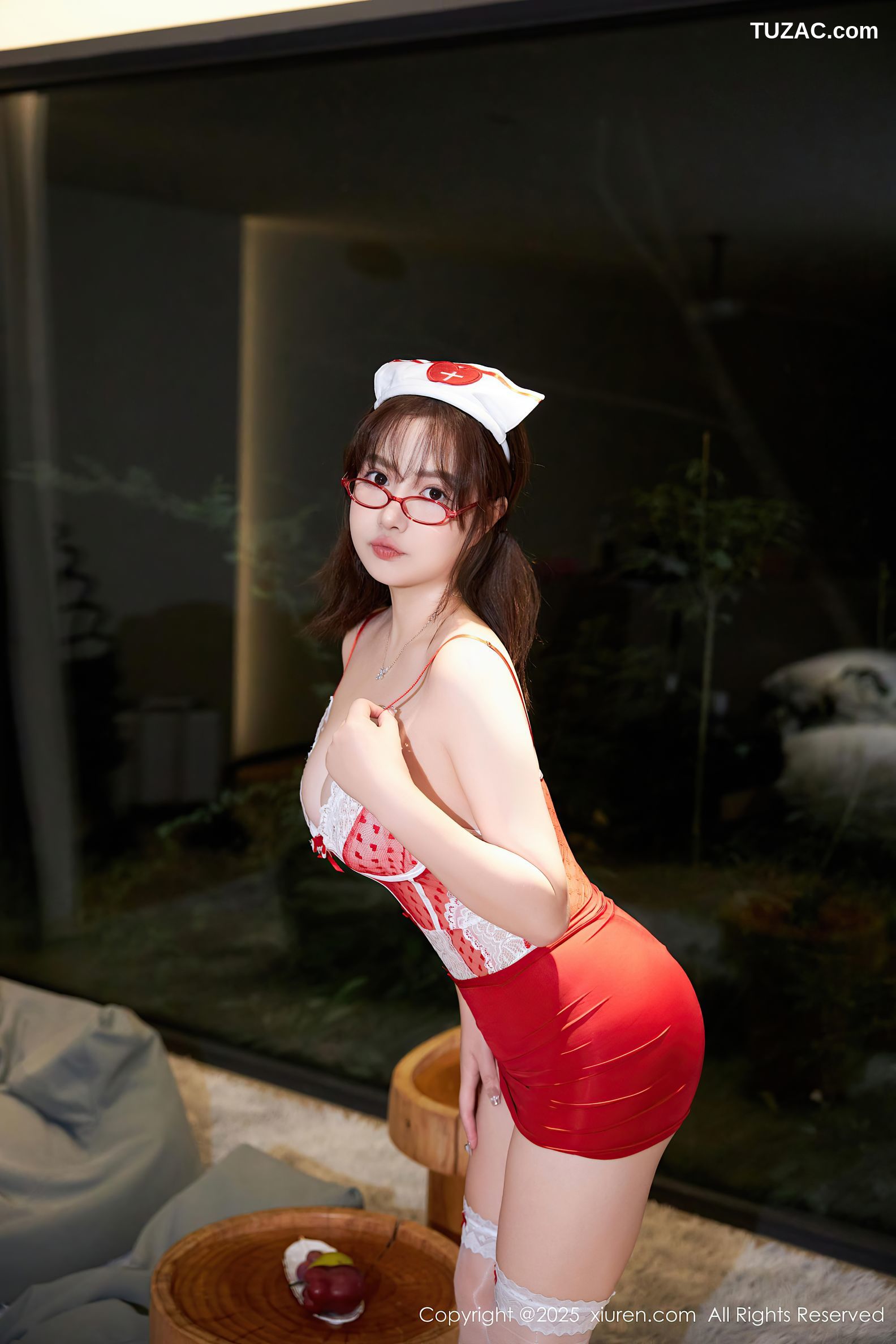 XiuRen秀人网-9719-养乐多Doll-情趣护士装-2025.01.07