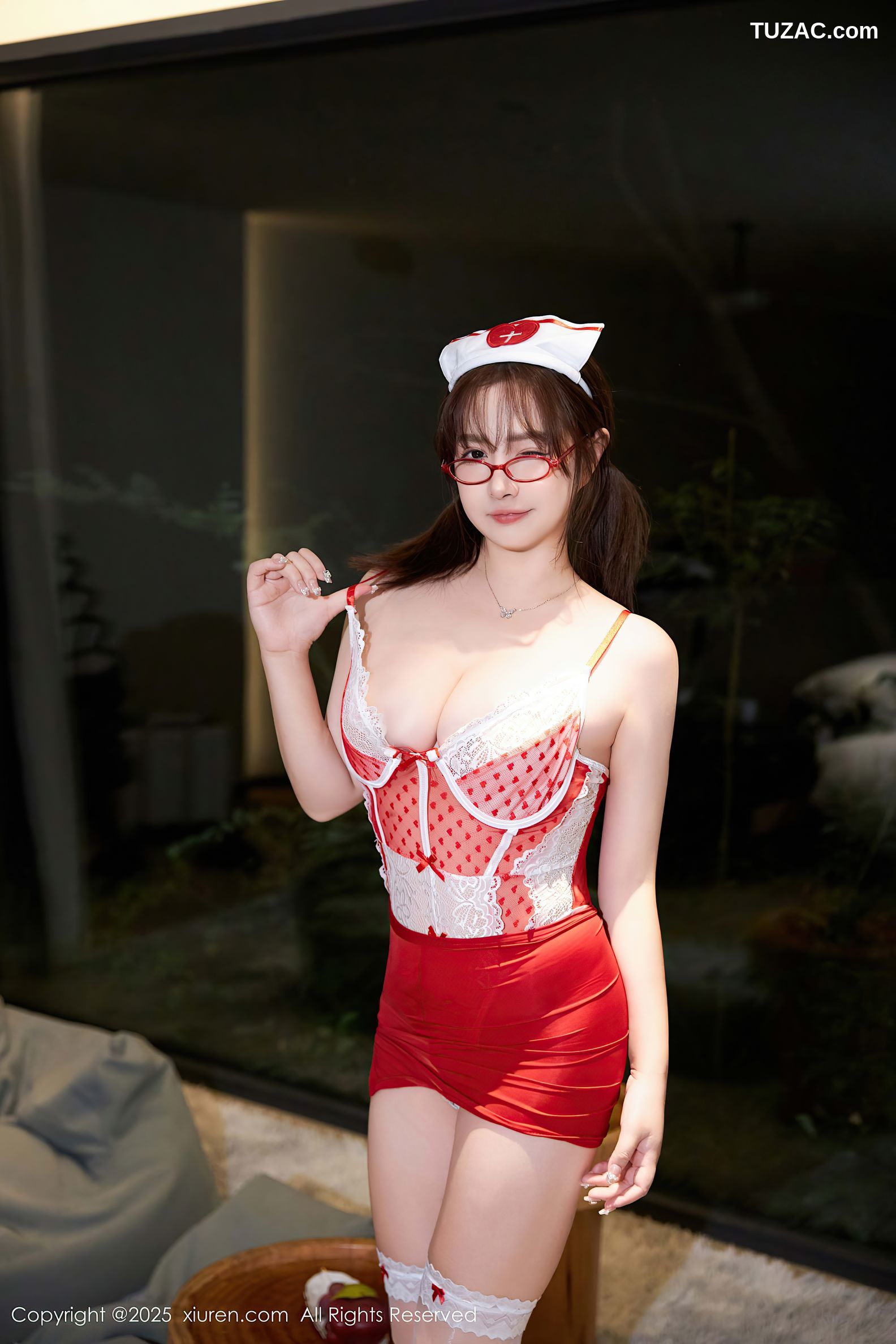 XiuRen秀人网-9719-养乐多Doll-情趣护士装-2025.01.07
