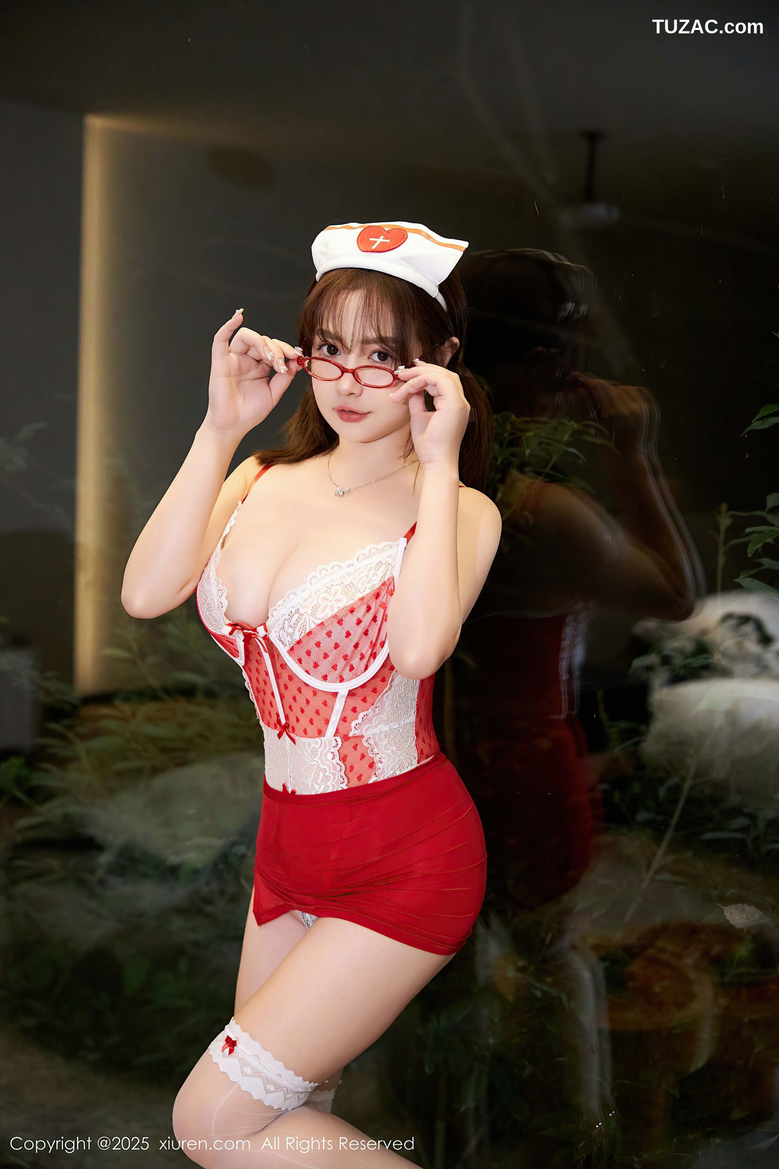 XiuRen秀人网-9719-养乐多Doll-情趣护士装-2025.01.07