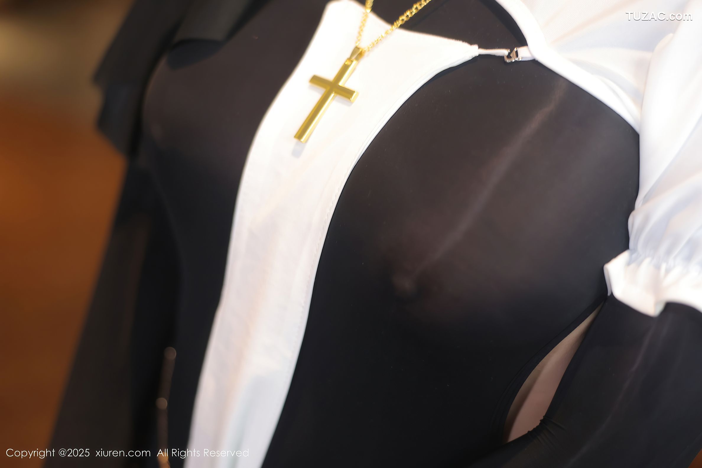 XiuRen秀人网-9723-小蛮妖Yummy-情趣修女服肛塞泡泡浴湿身-2025.01.07