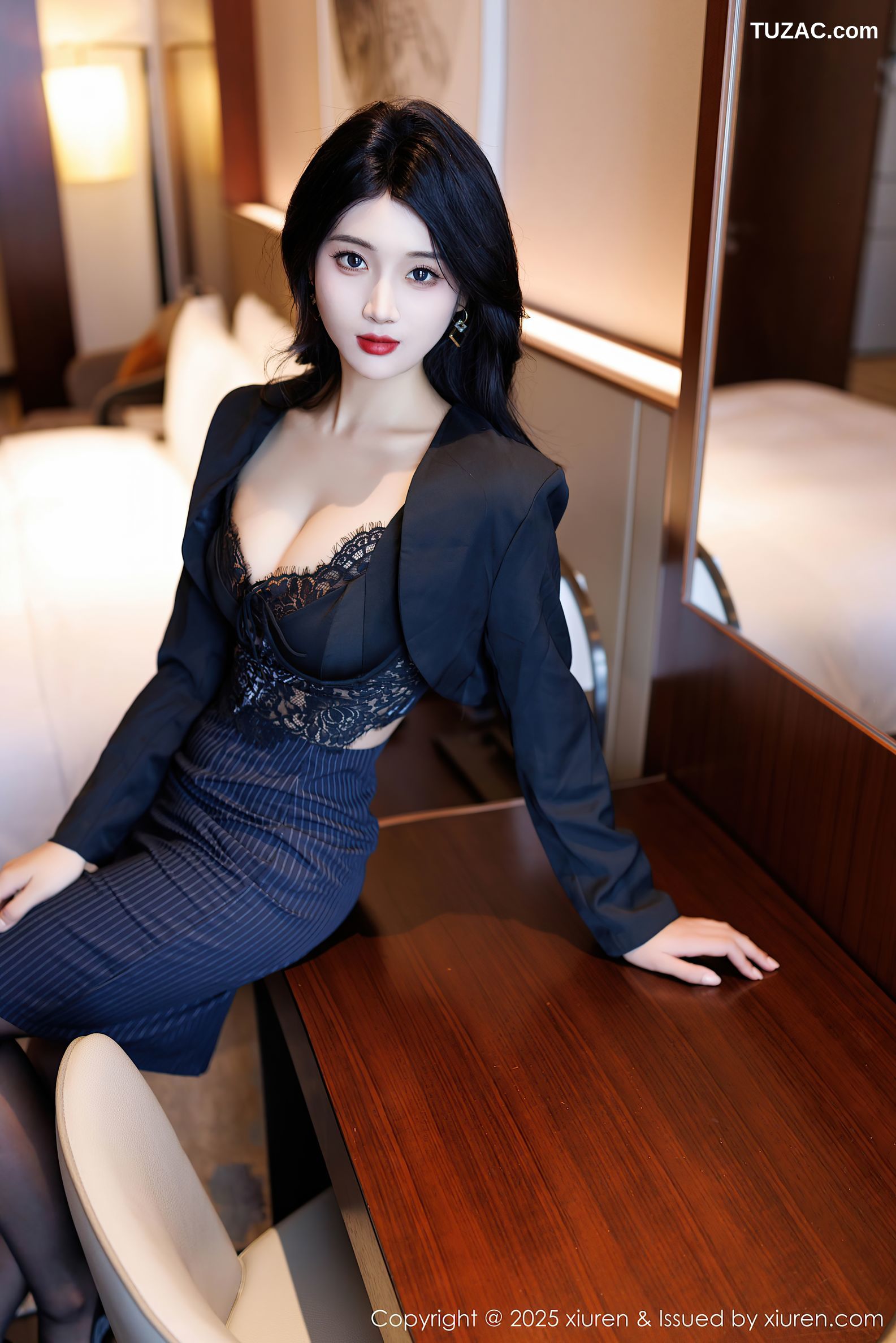 XiuRen秀人网-9728-南乔-黑短裙黑蕾丝内衣-红色比基尼-2025.01.08